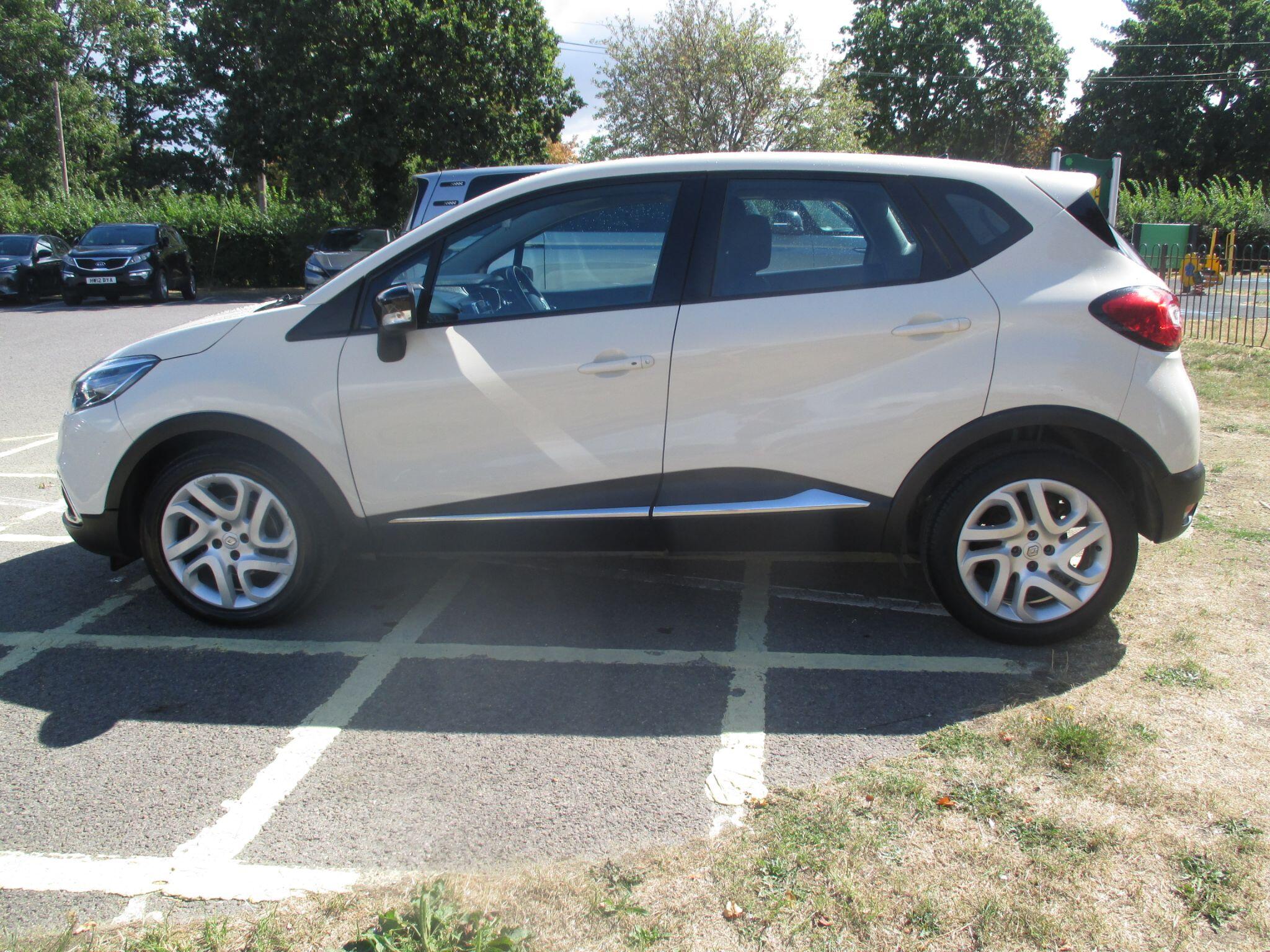 Renault Captur view 15