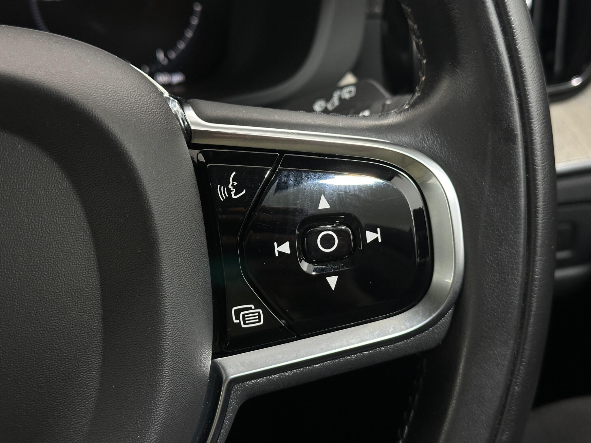 Volvo XC60 view 16