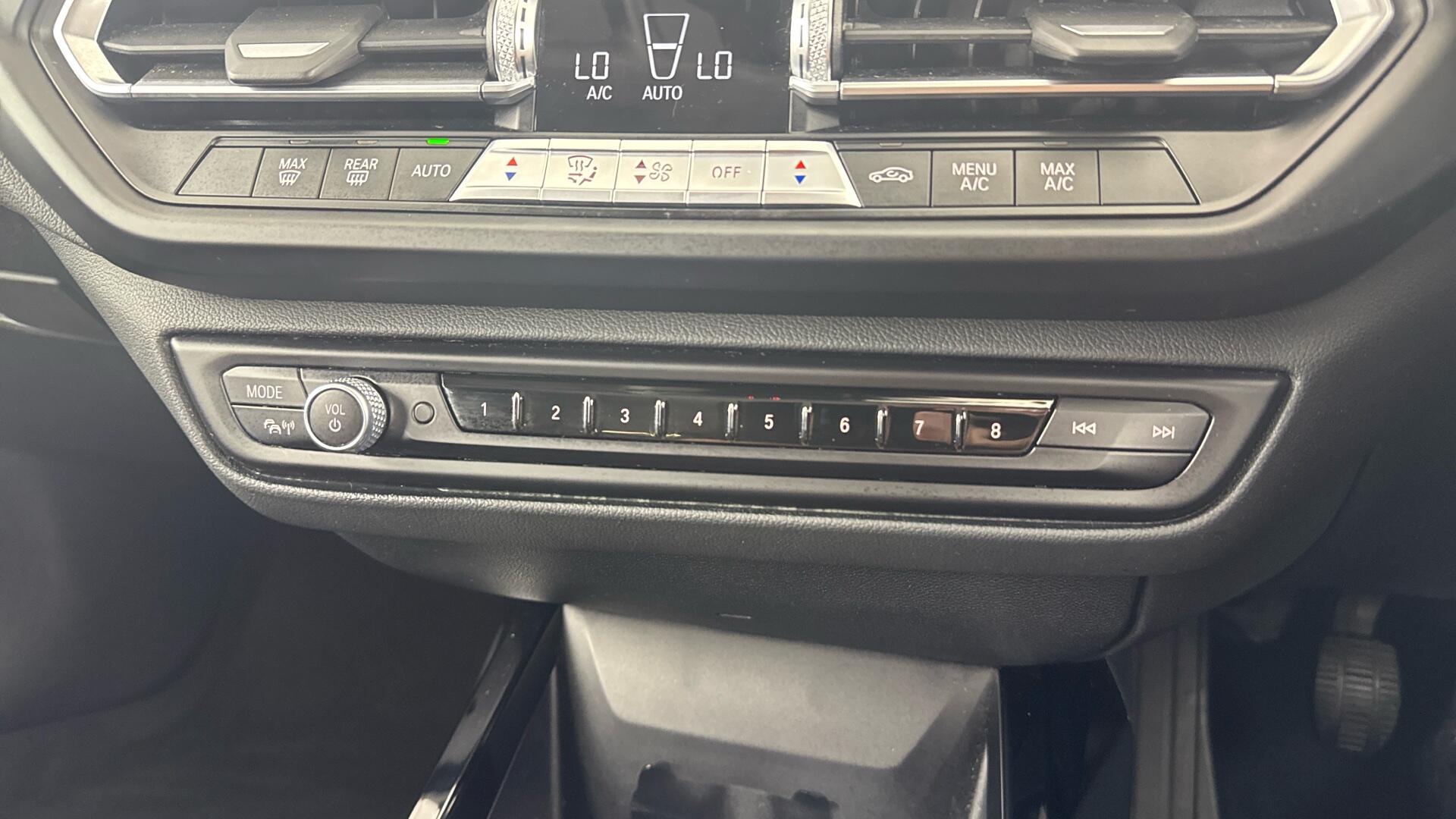 BMW 1 Series view 36