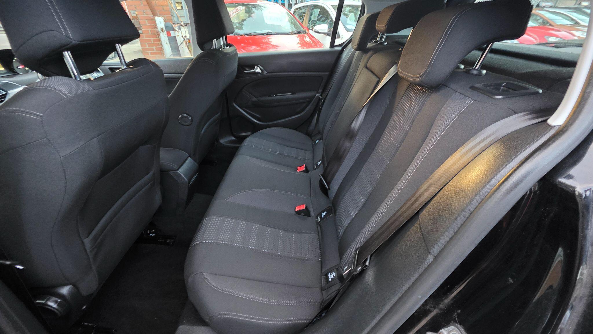 Peugeot 308 view 26