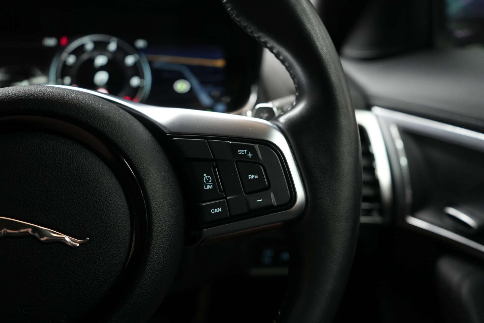 Jaguar F-Type view 35