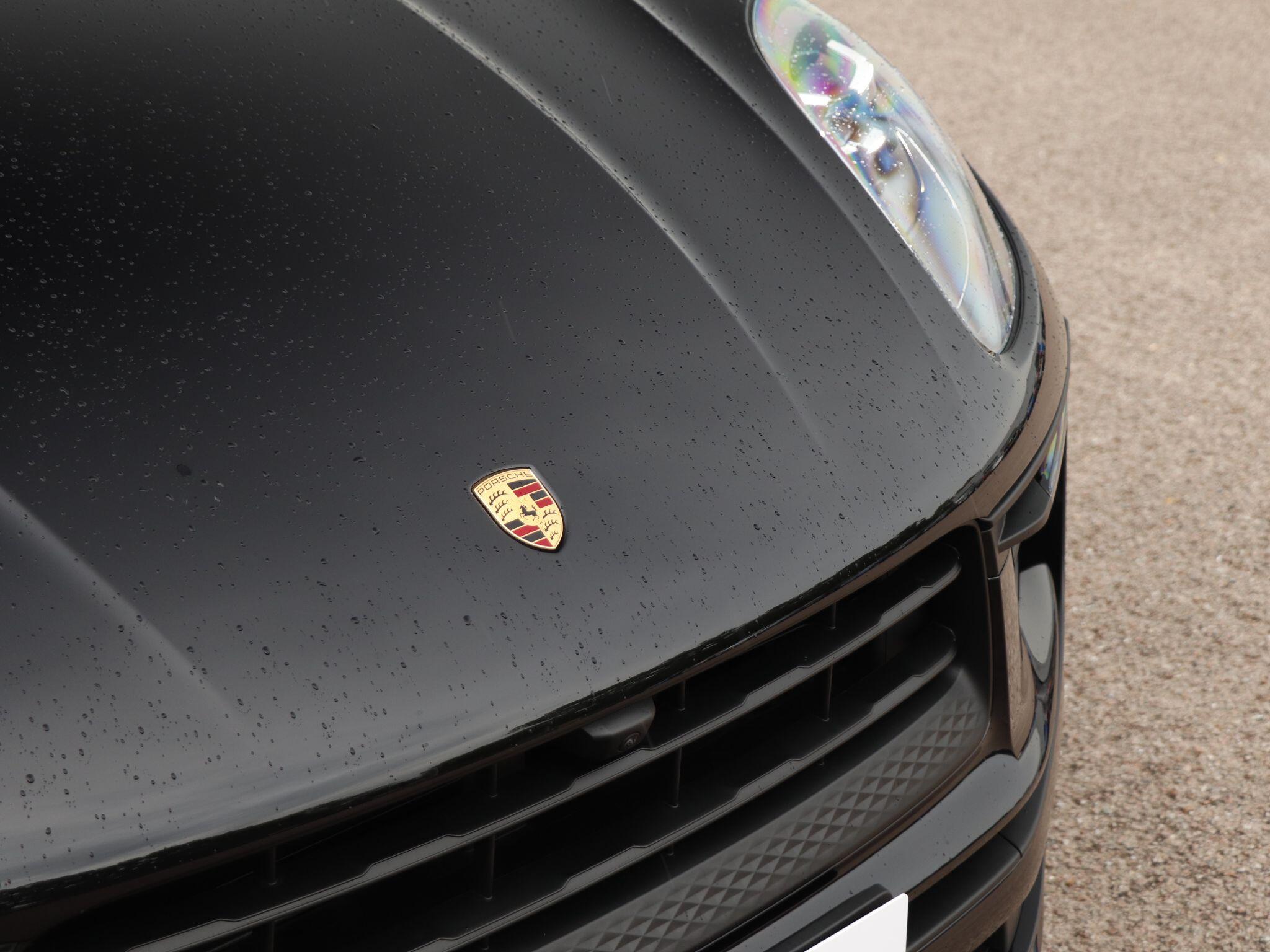 Porsche Macan view 34