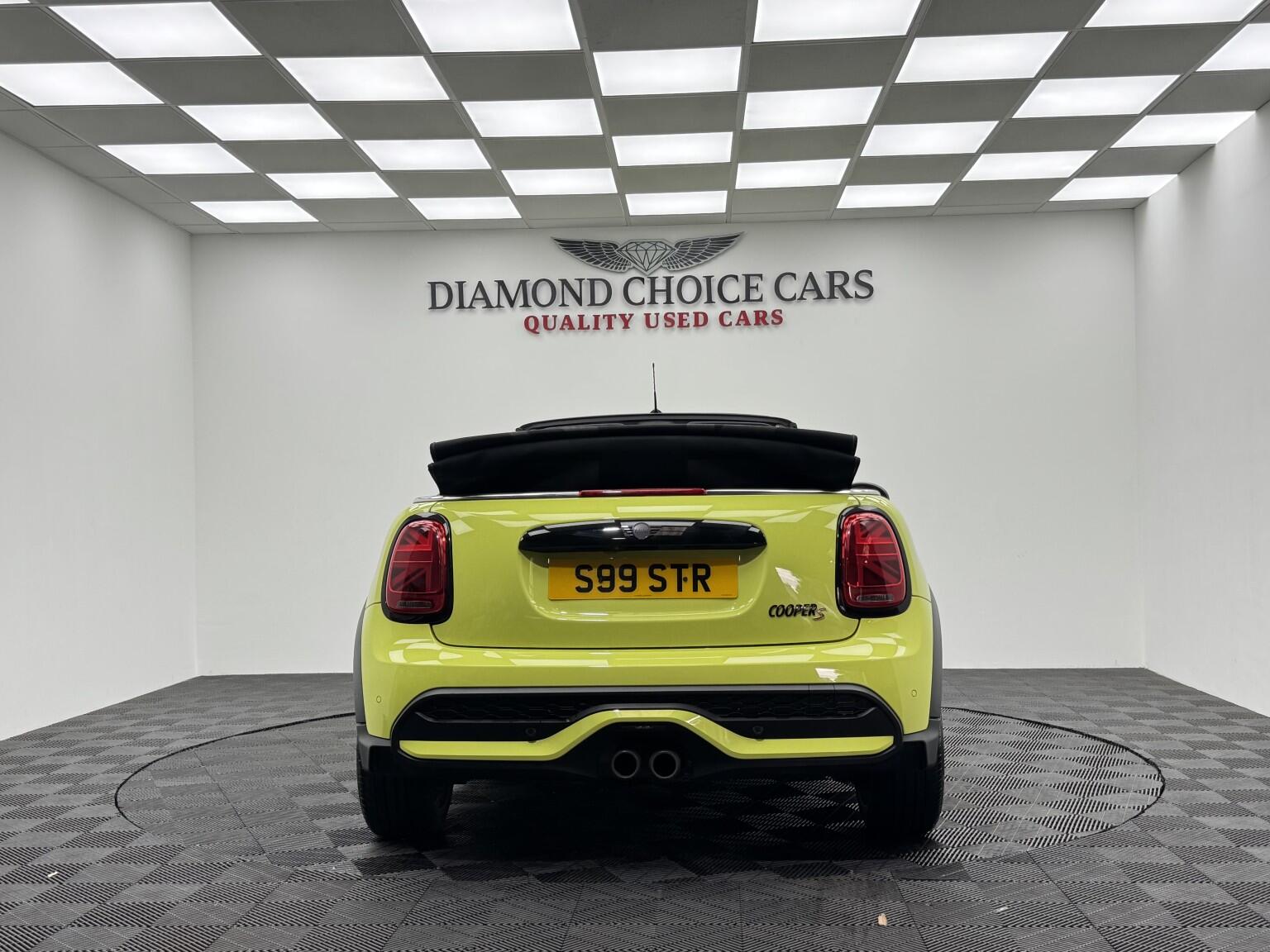 Mini Convertible view 7
