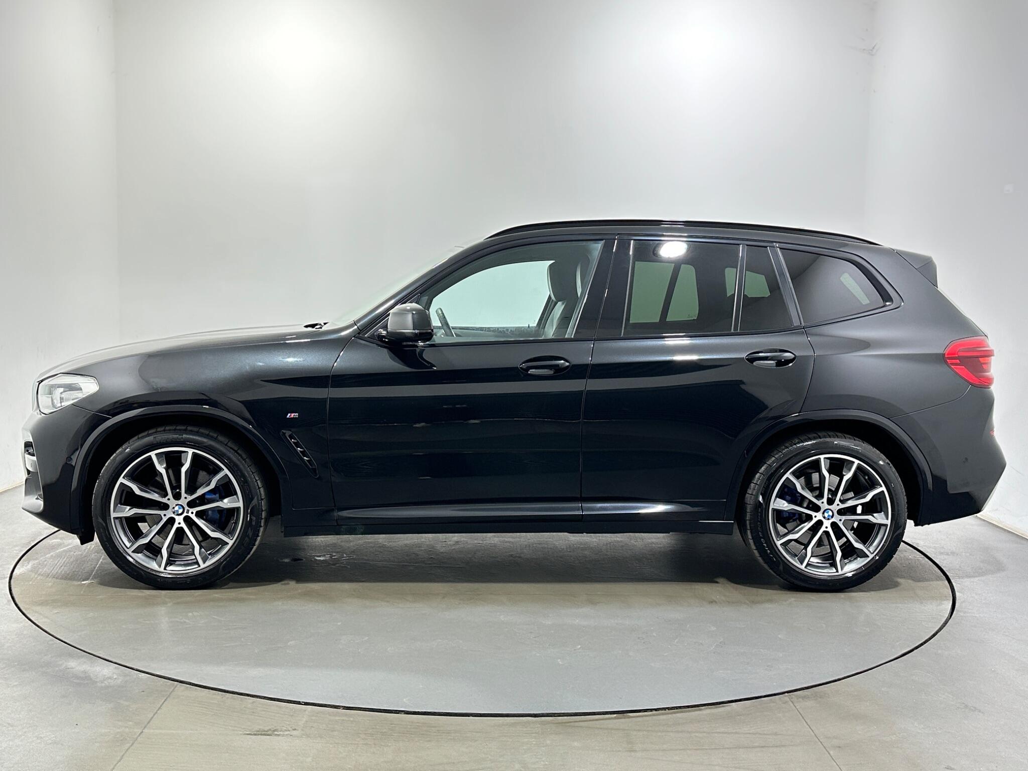 BMW X3 view 5