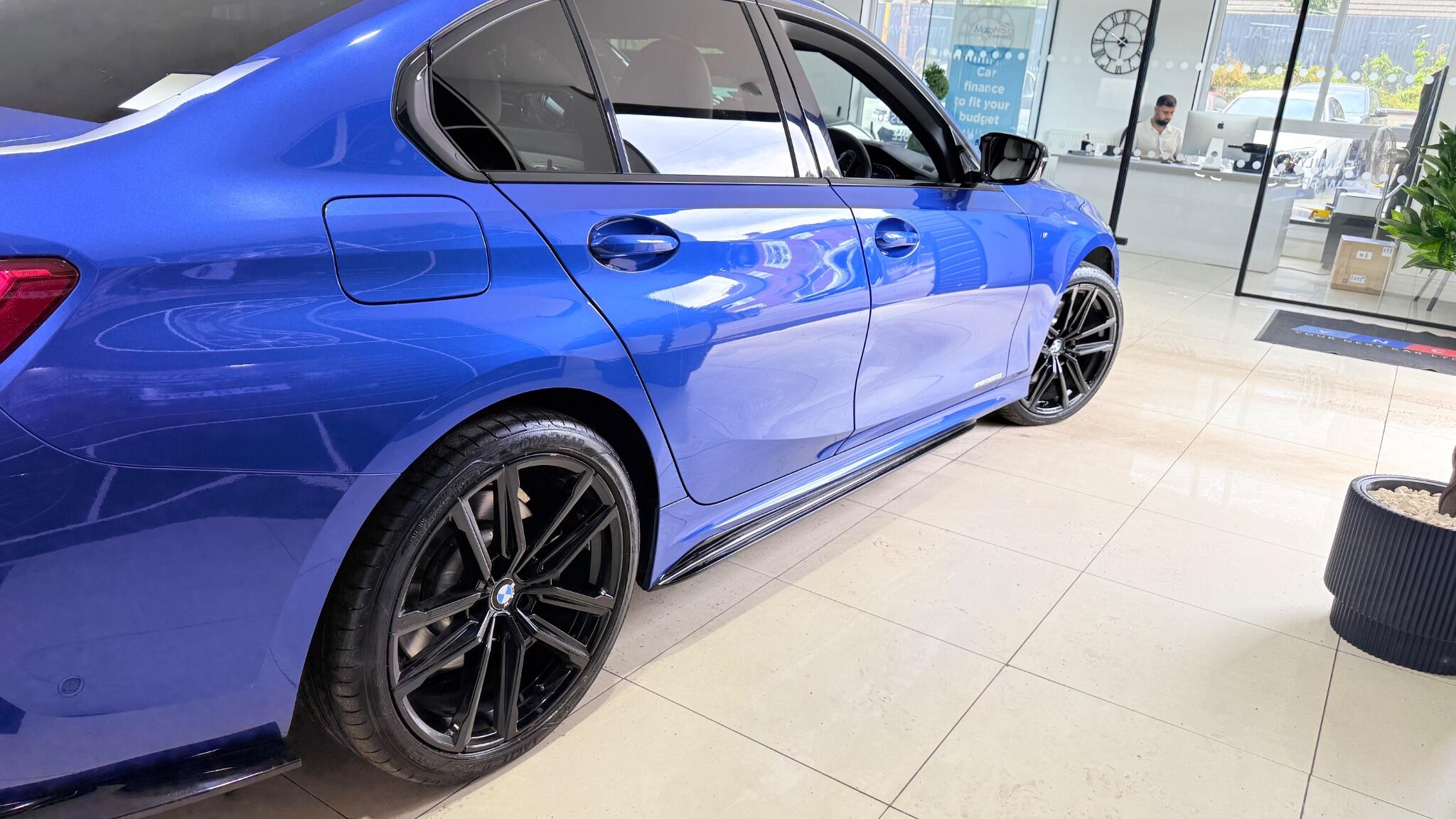 BMW 3 Series view 10