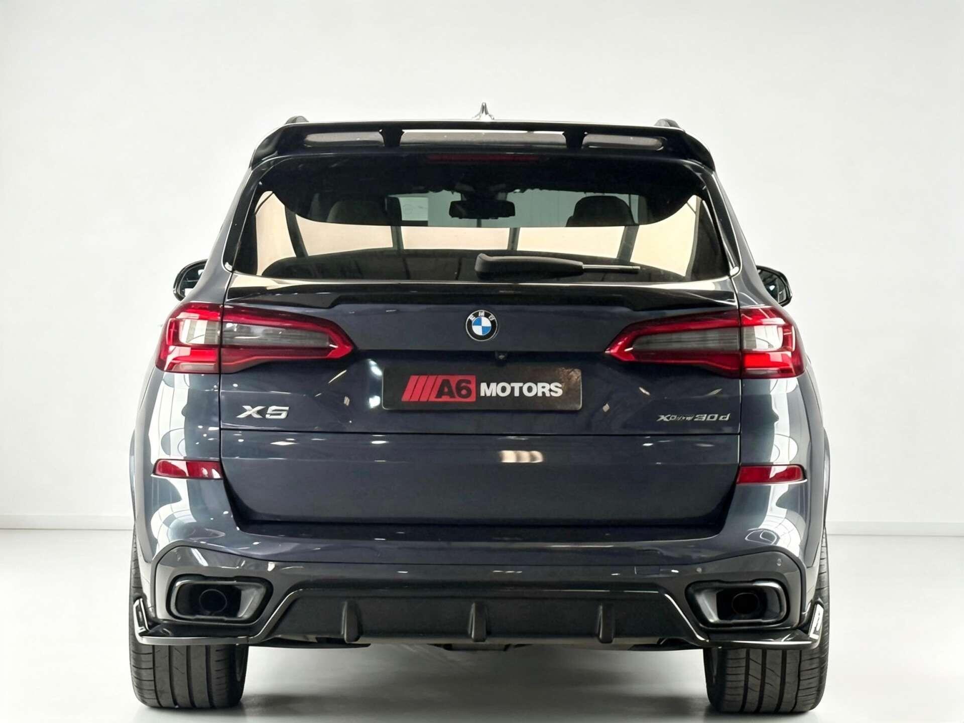 BMW X5 view 10