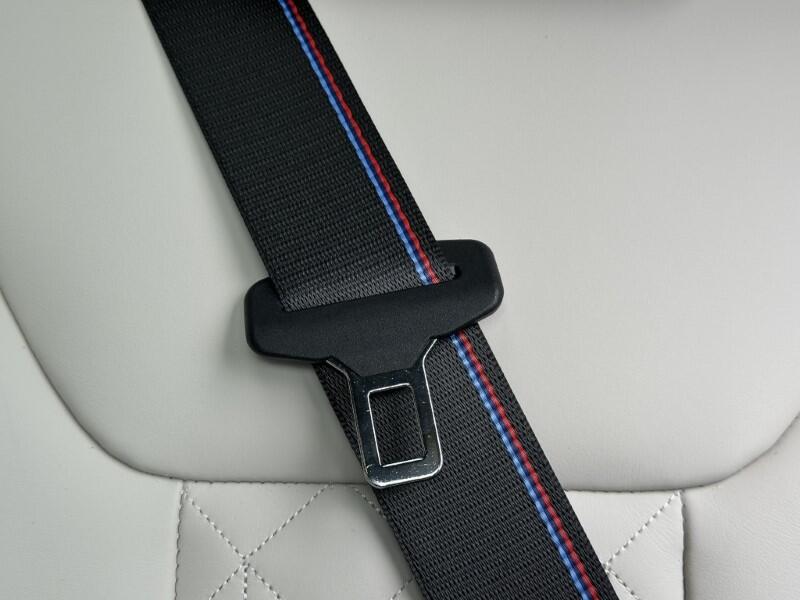 BMW i4 view 40