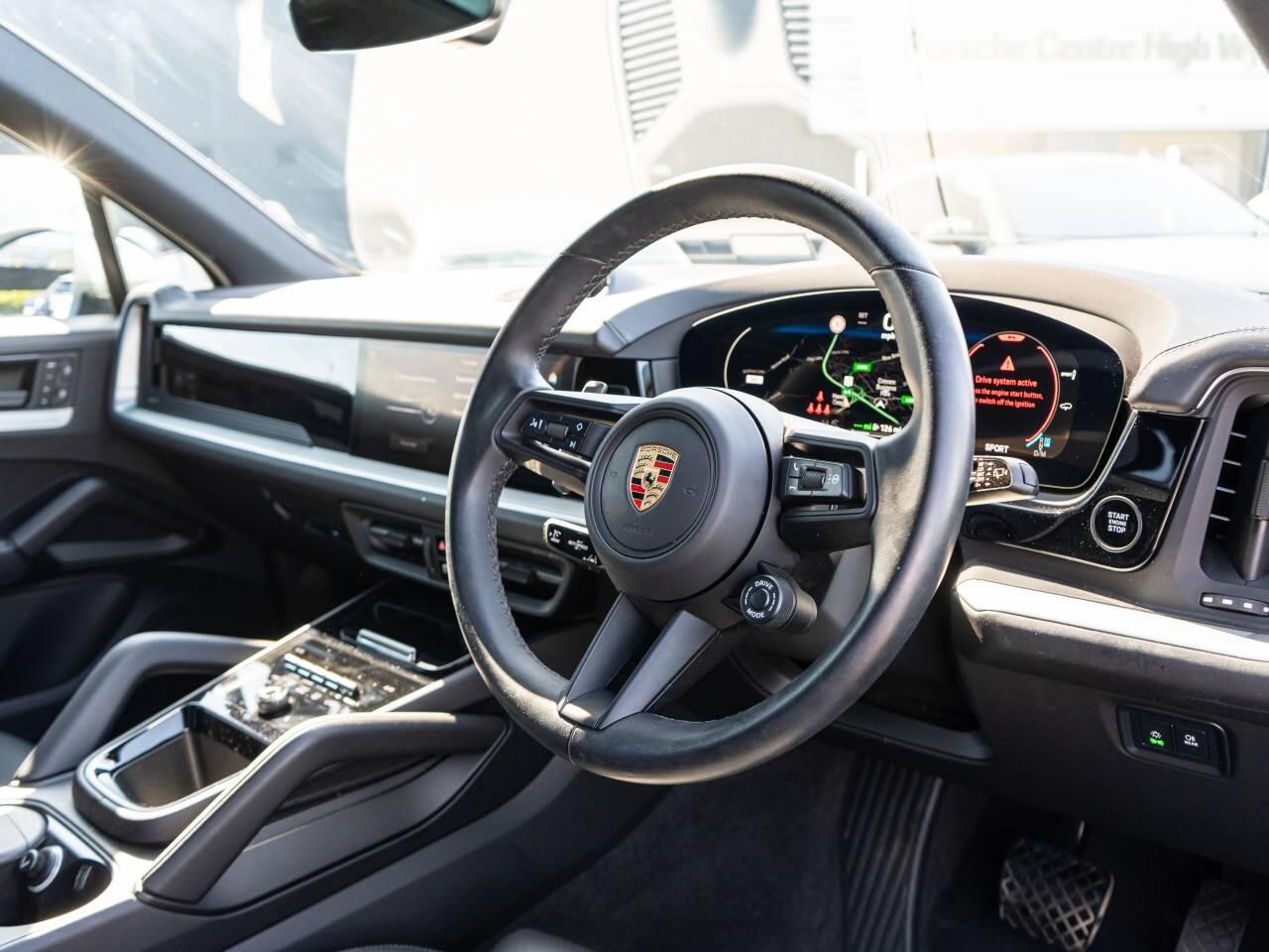 Porsche Cayenne view 4