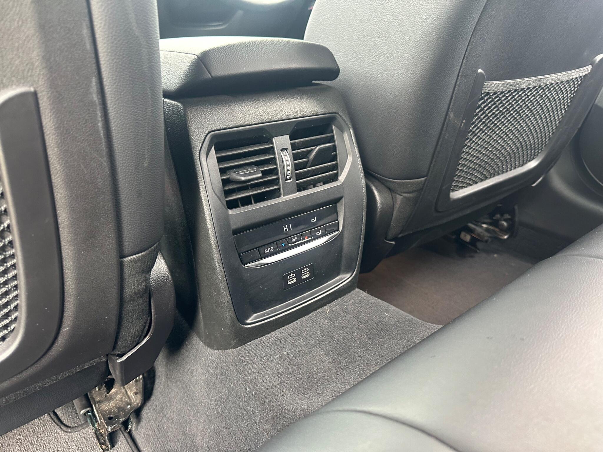 BMW 3 Series view 16