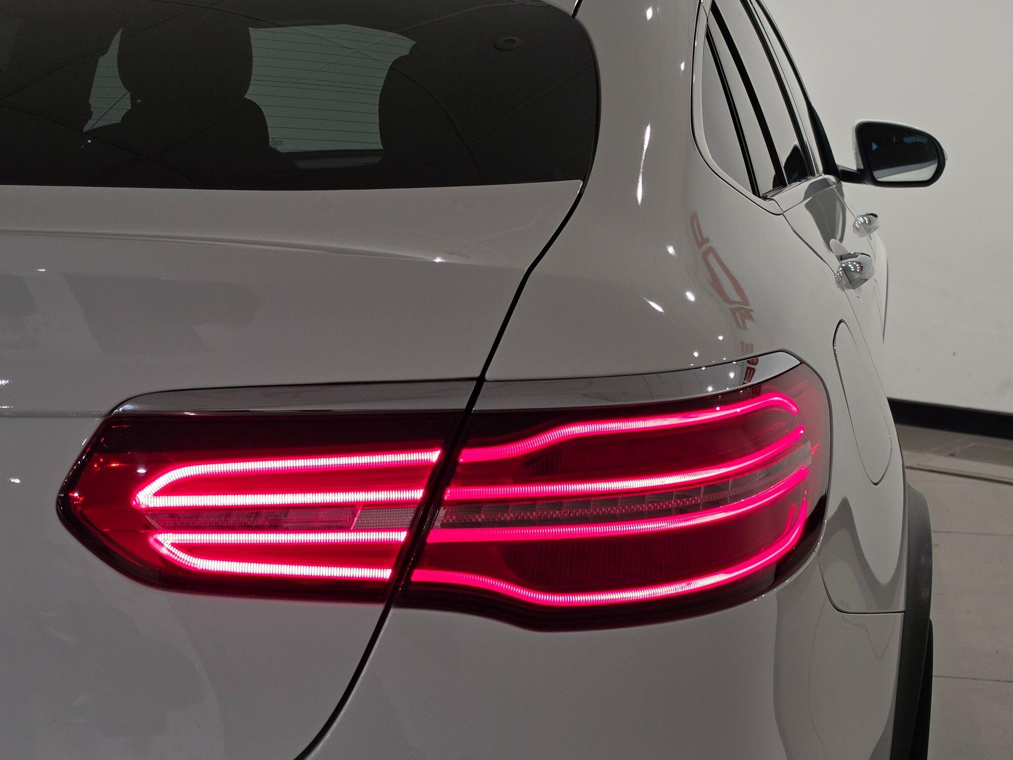 Mercedes-Benz GLC view 42
