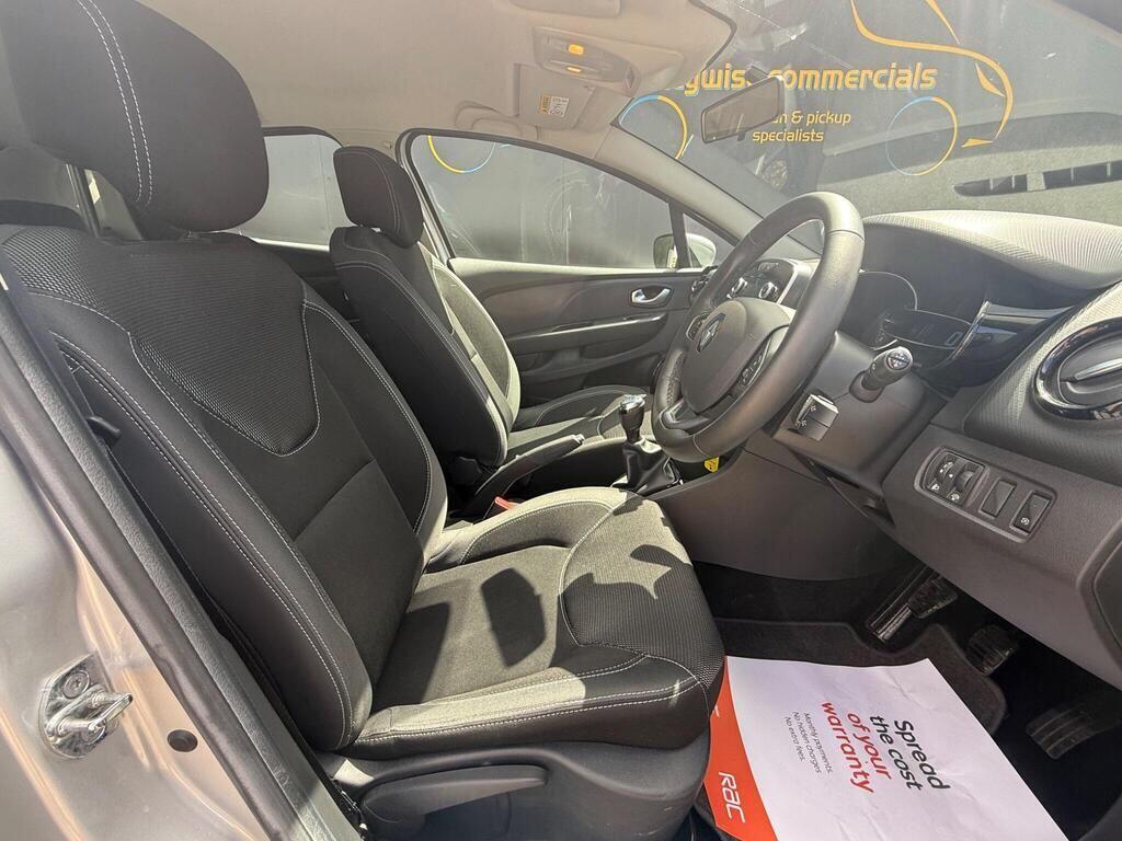 Renault Clio view 17
