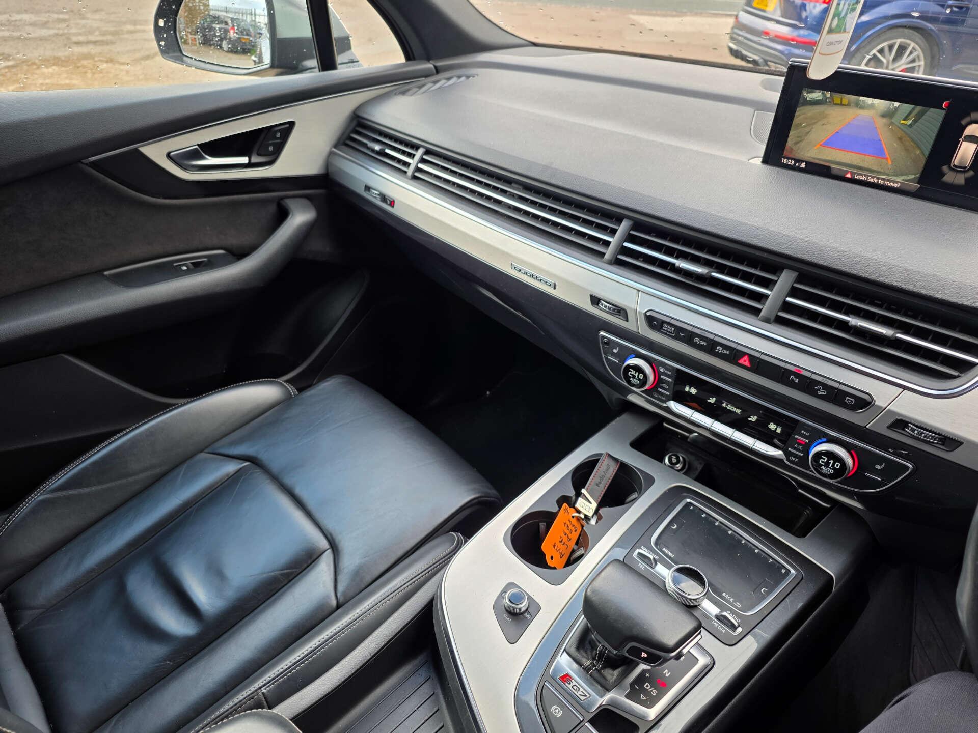 Audi SQ7 view 19