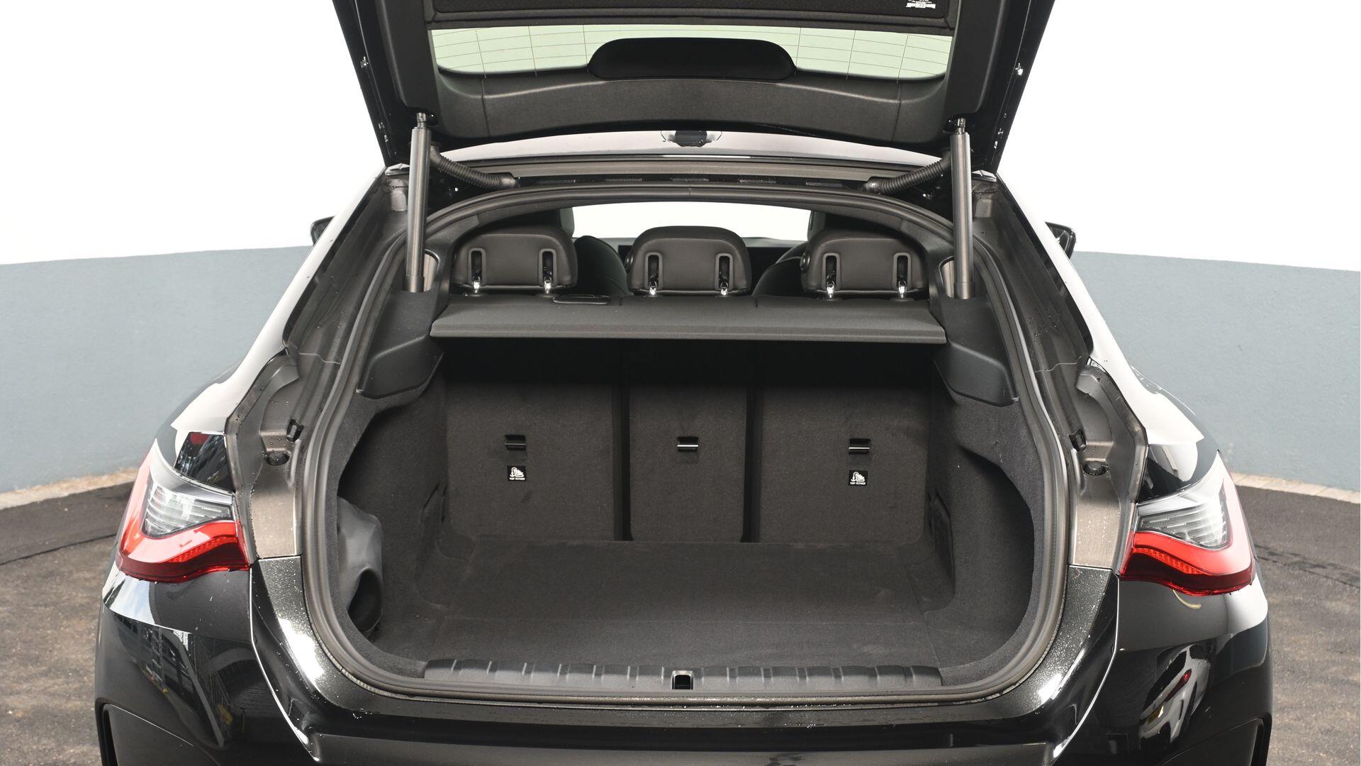 BMW I4 view 13