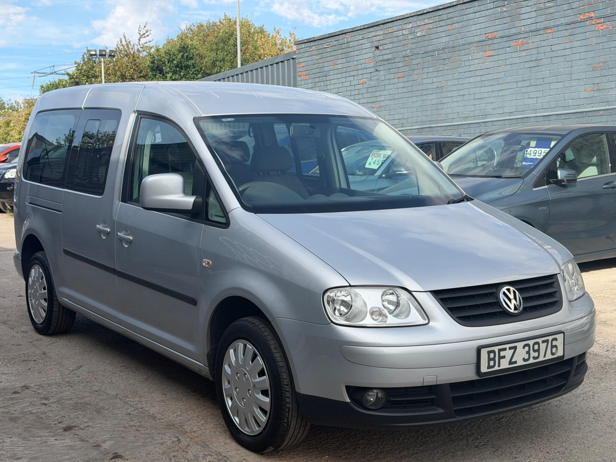 Volkswagen Caddy Maxi Life view 3