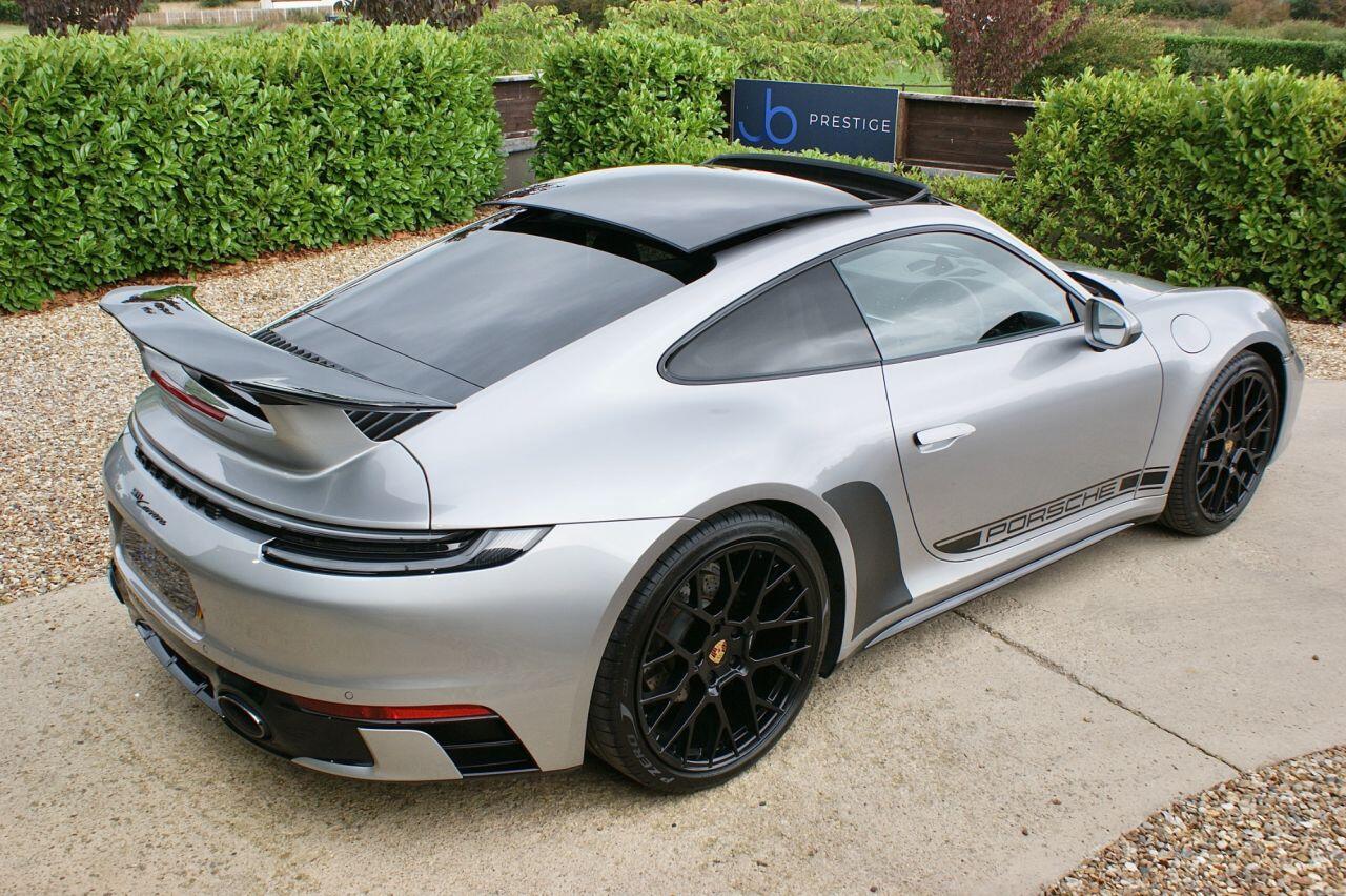 Porsche 911 view 32