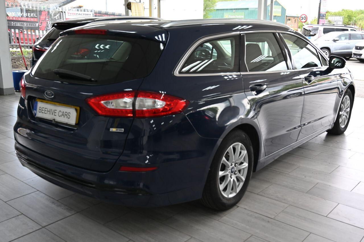 Ford Mondeo view 10