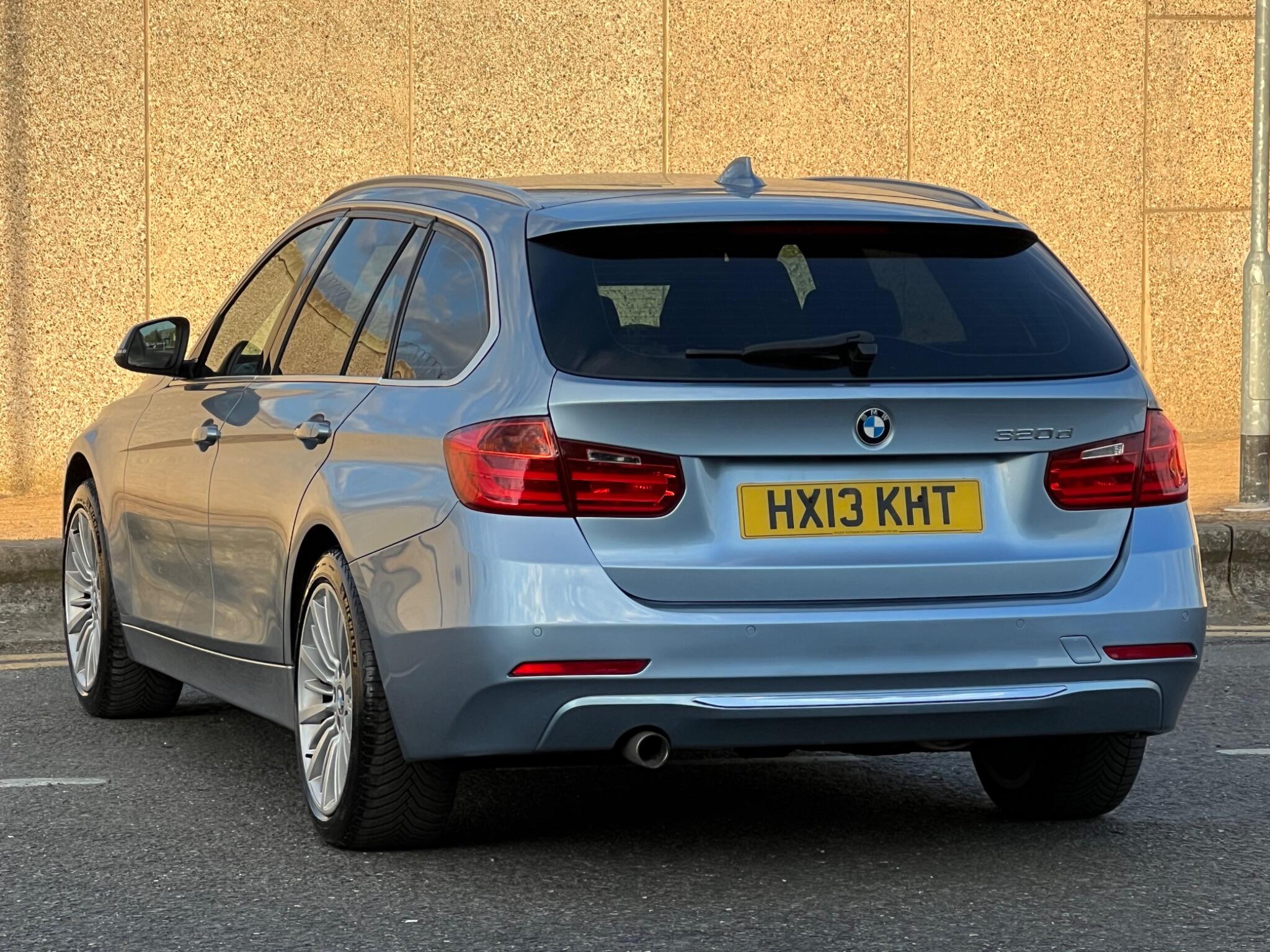 BMW 3 Series view 5