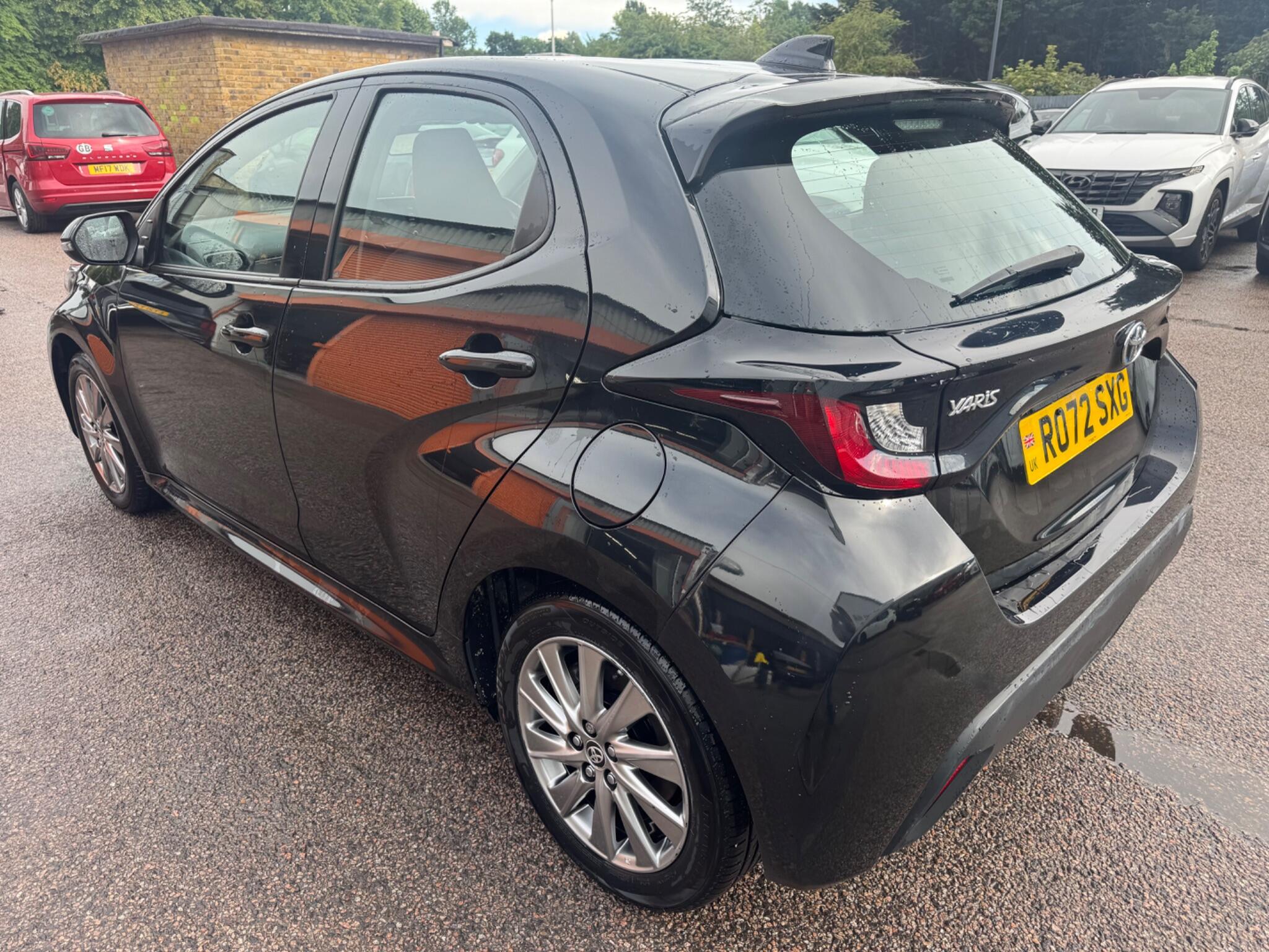 Toyota Yaris view 3