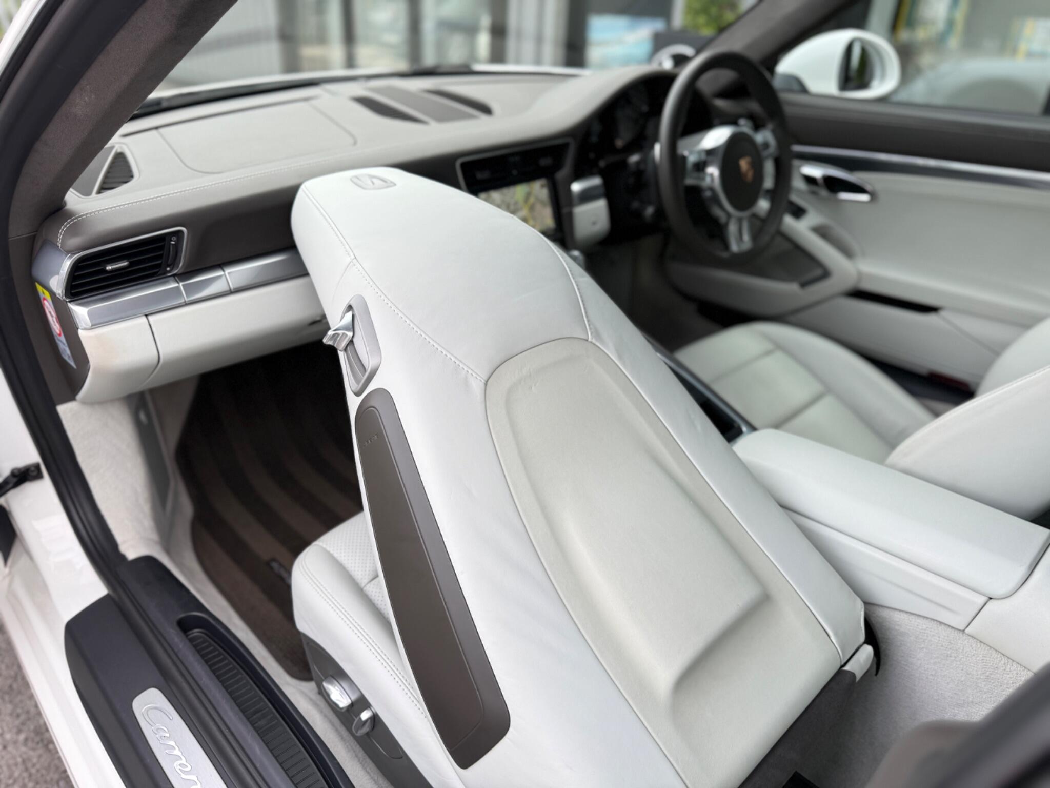 Porsche 911 view 43