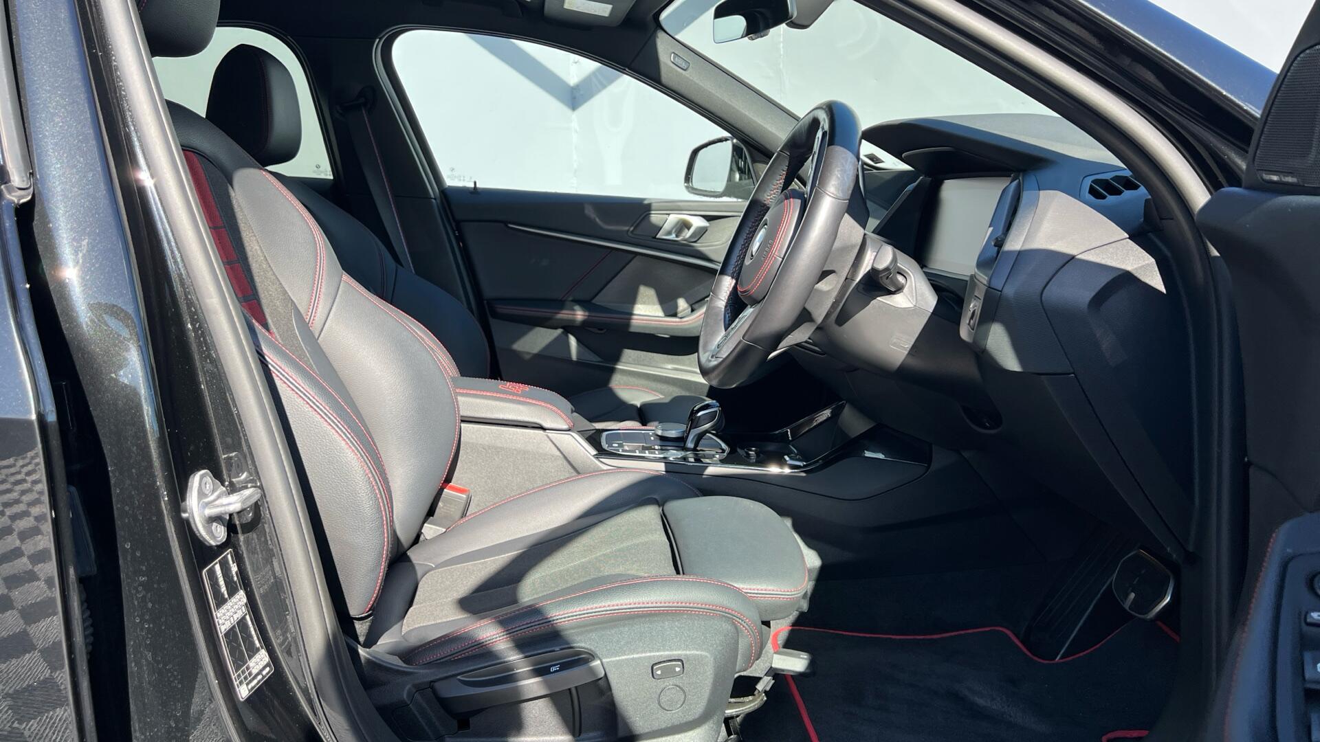 BMW 1 Series view 11