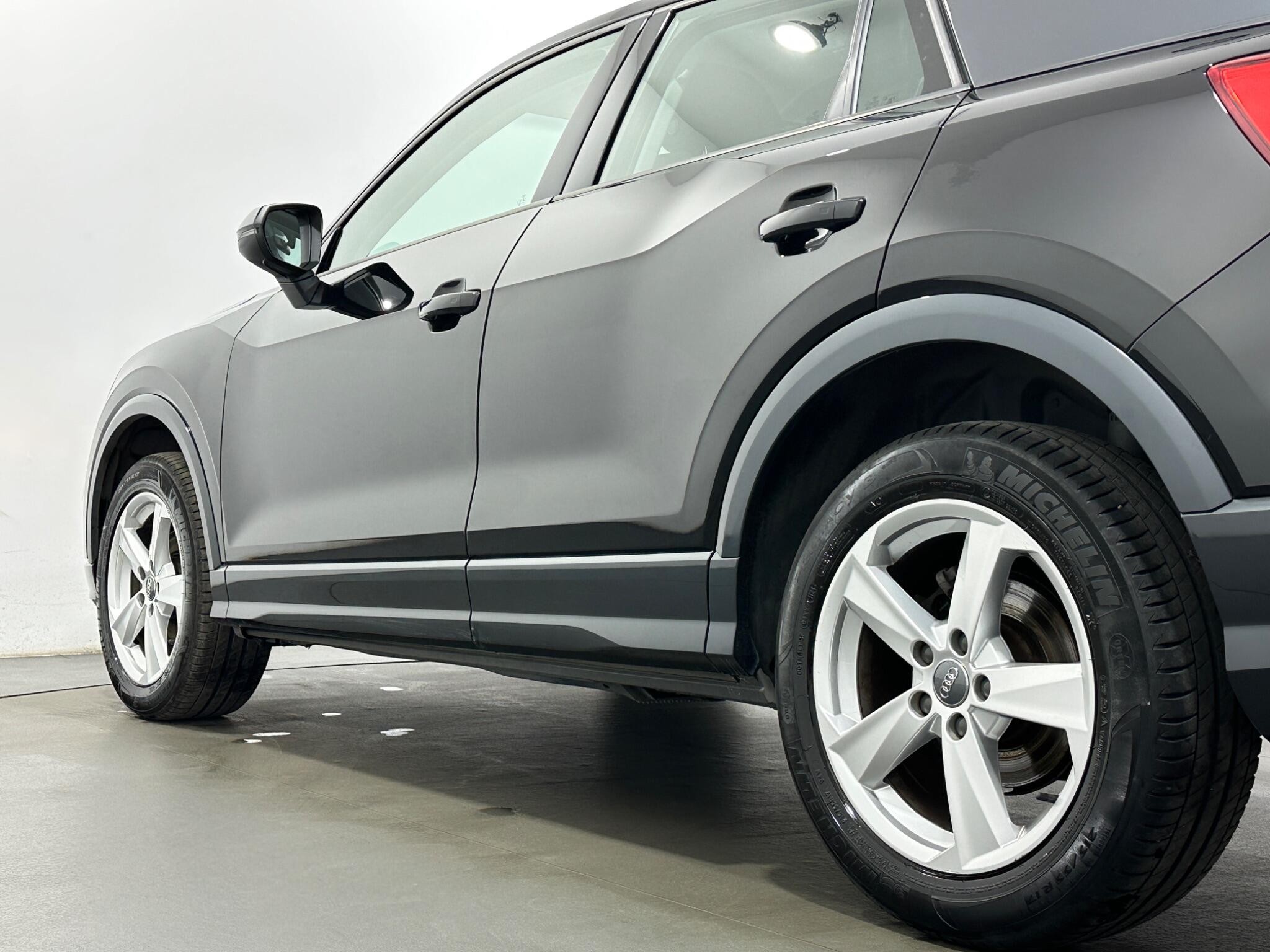 Audi Q2 view 50
