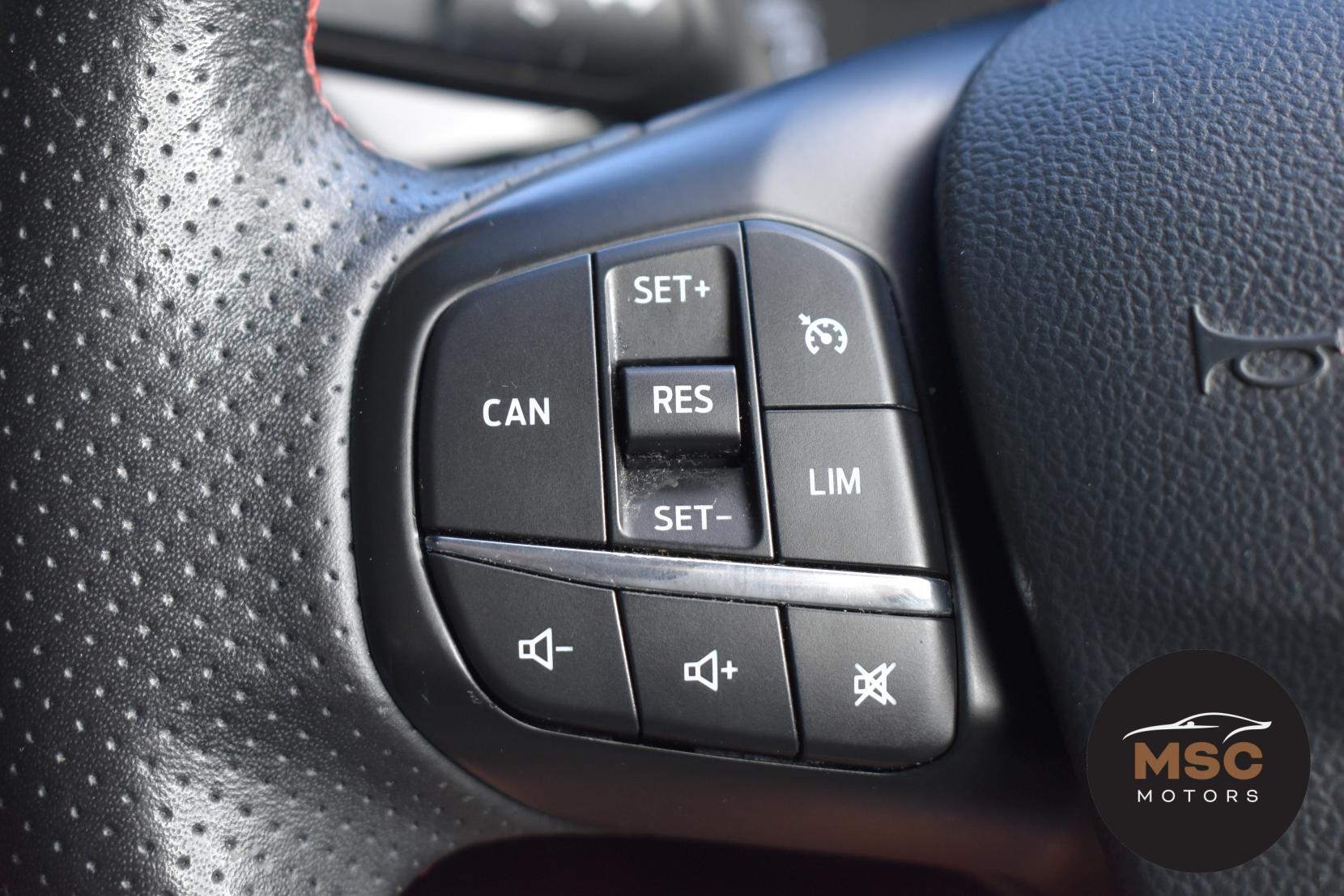 Ford Focus view 45