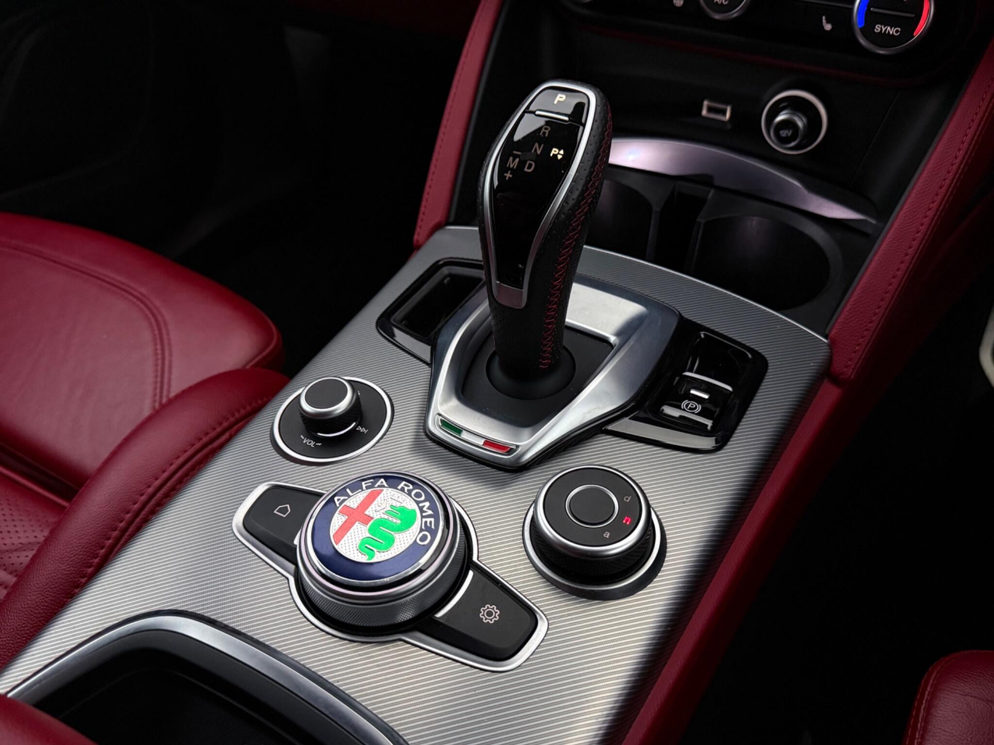Alfa Romeo Stelvio view 23