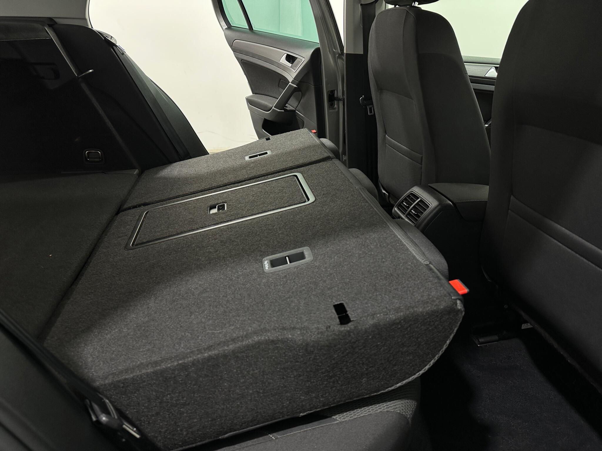 Volkswagen Golf view 46