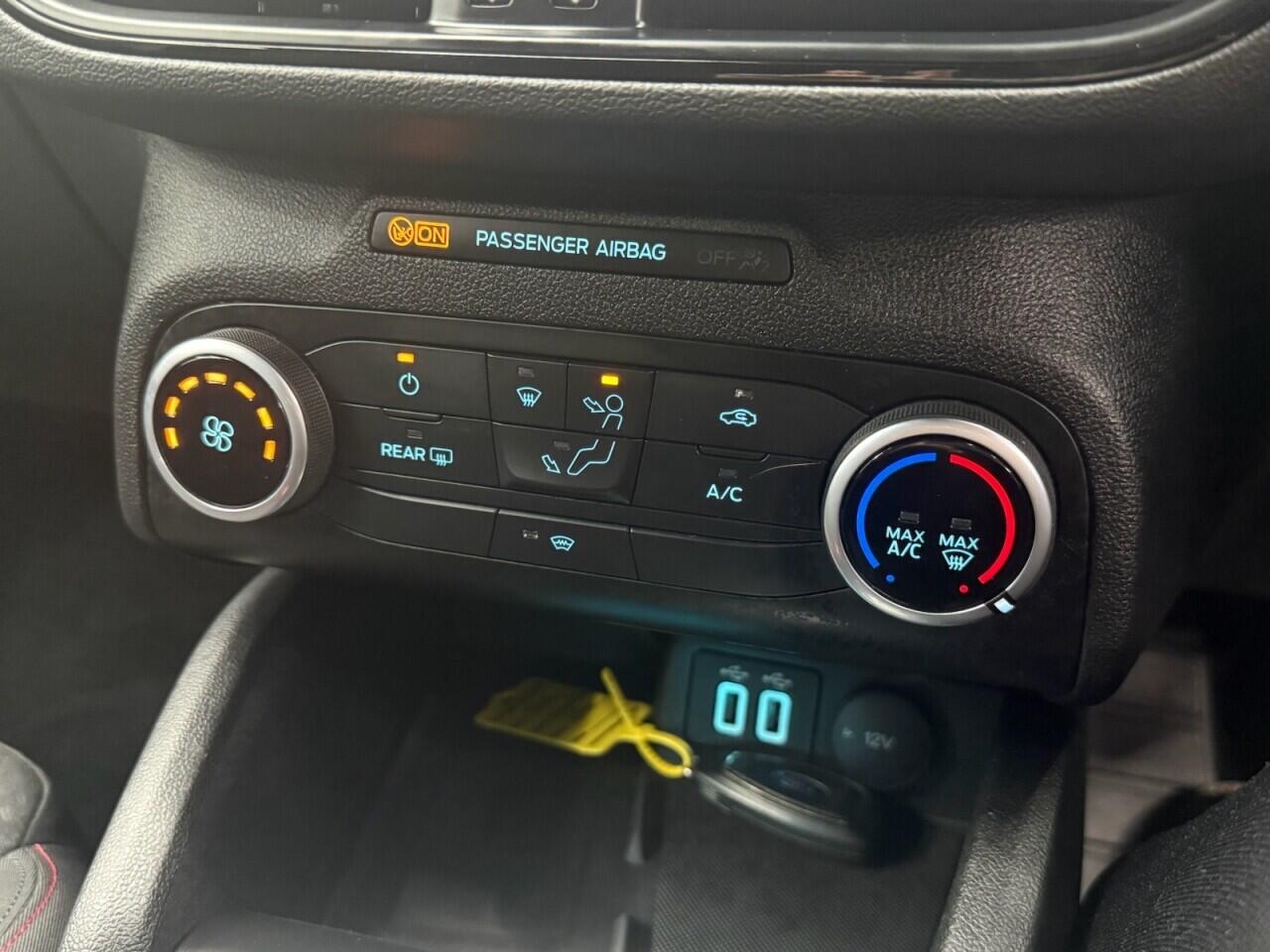 Ford Focus view 29