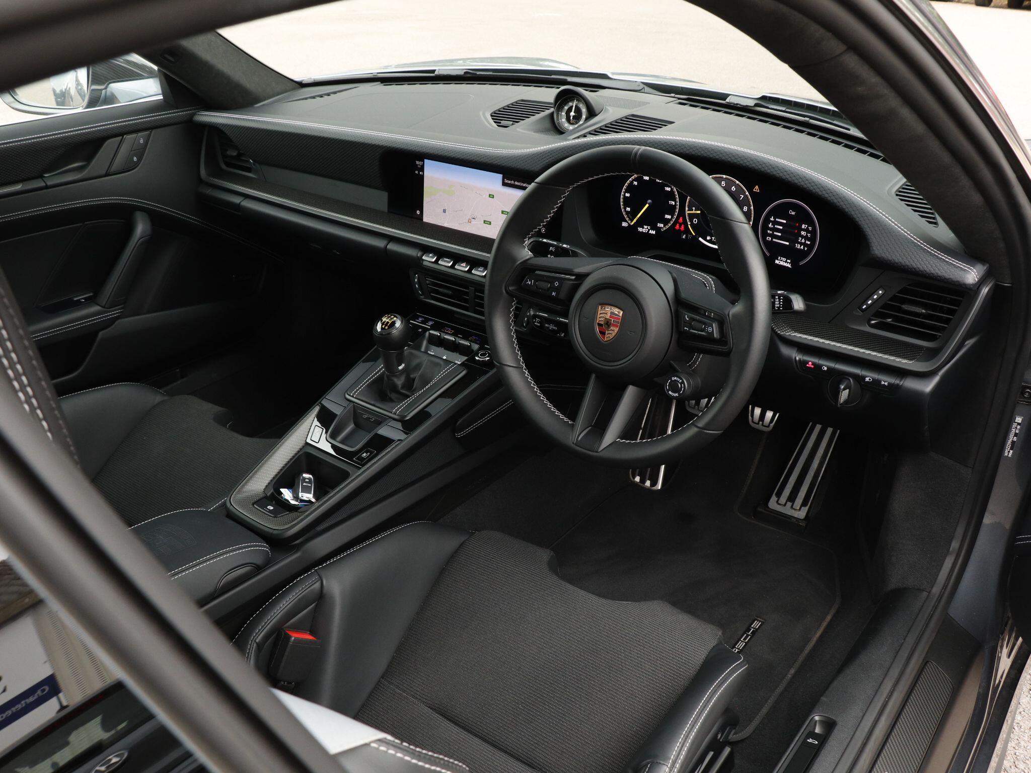 Porsche 911 view 11