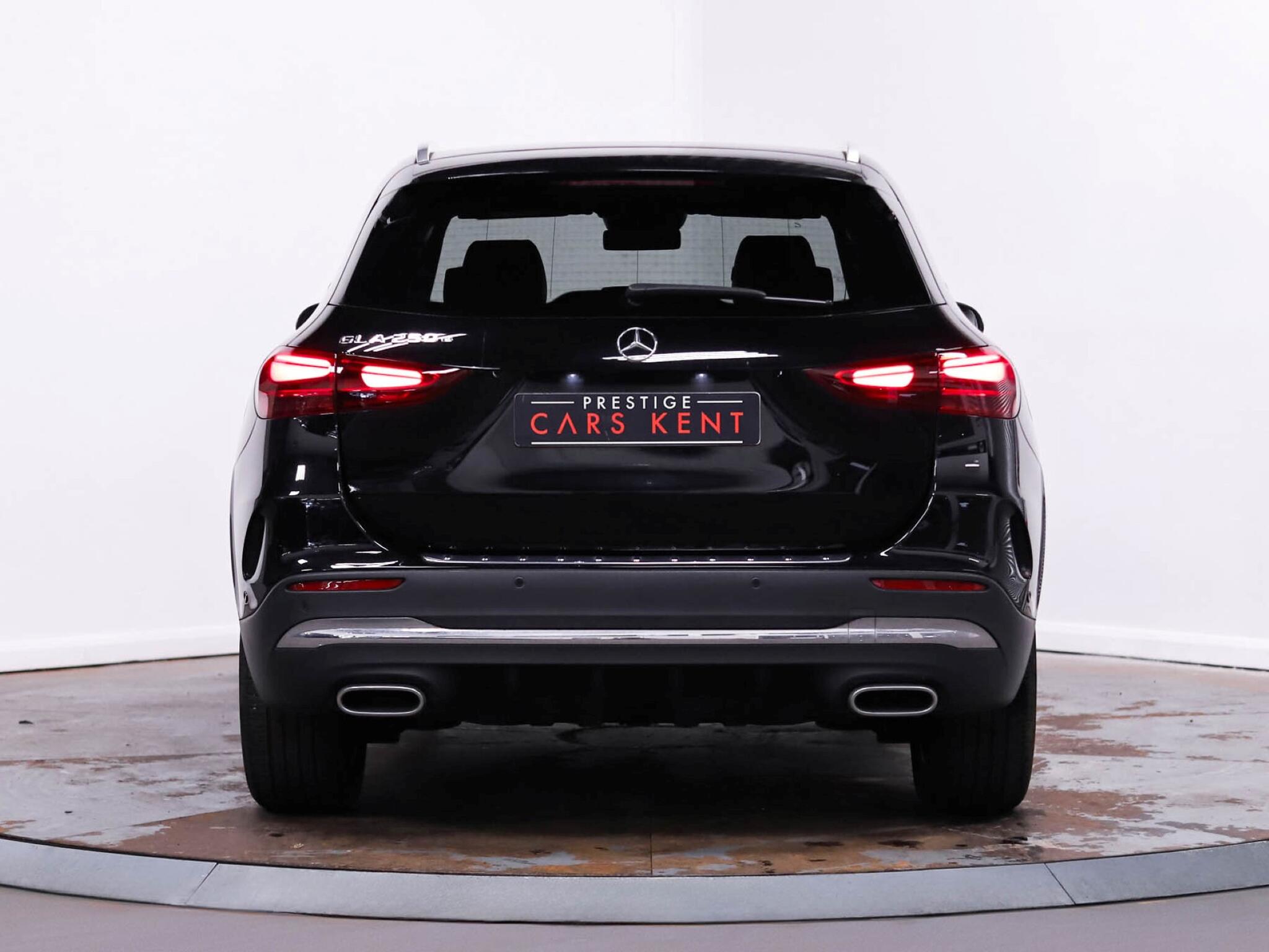 Mercedes-Benz Gla view 19