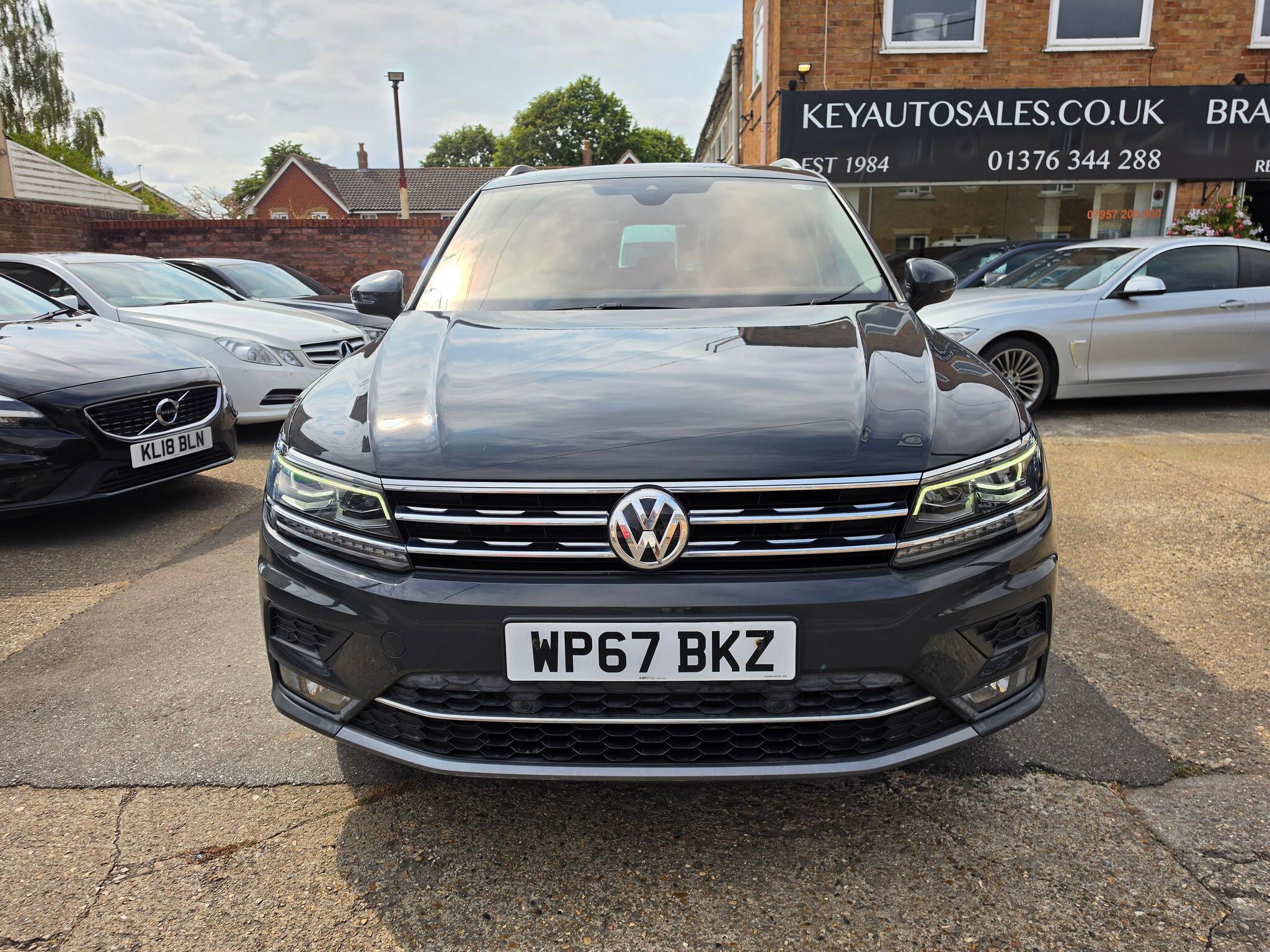 Volkswagen Tiguan view 13