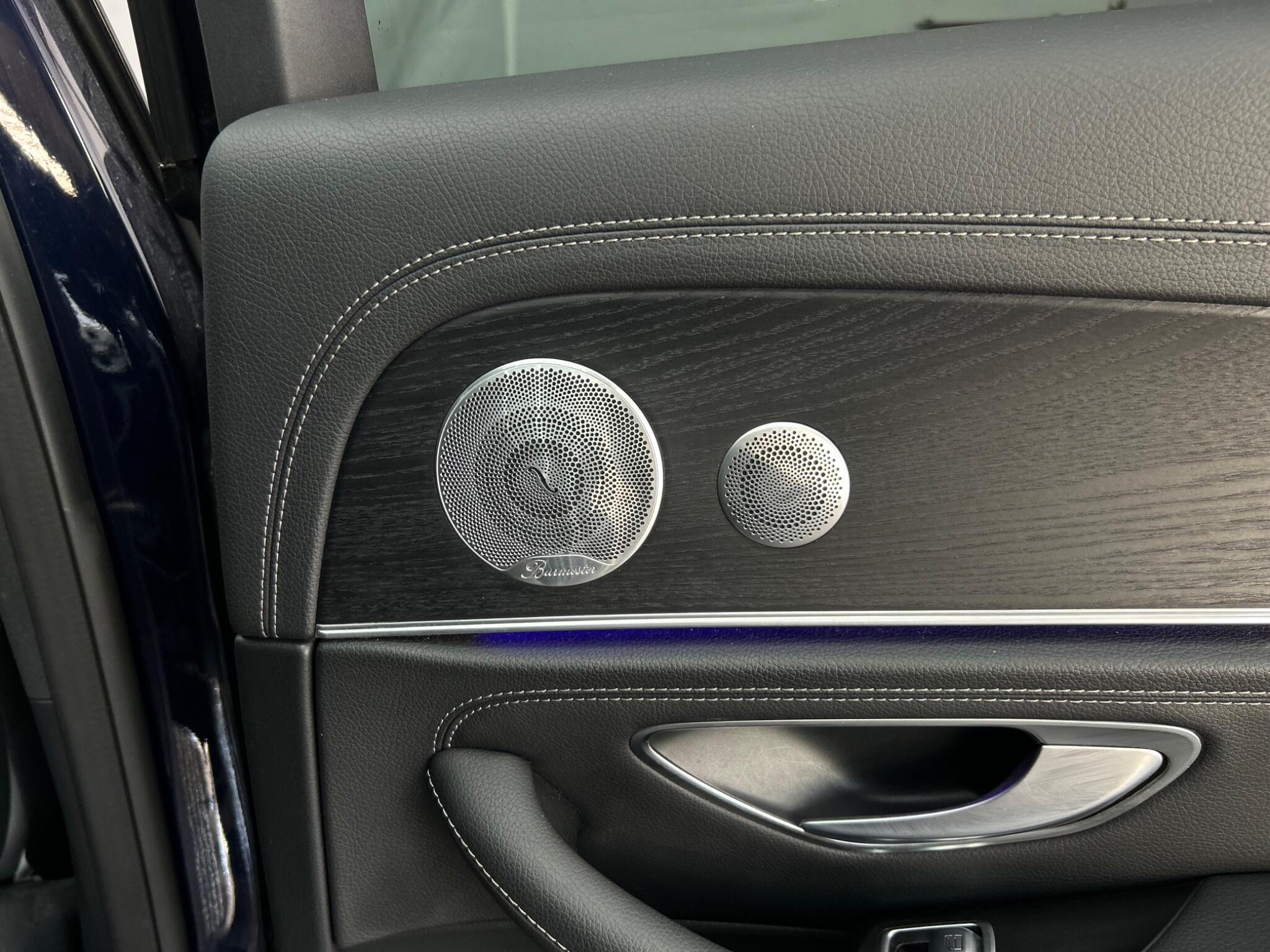 Mercedes-Benz E Class view 27