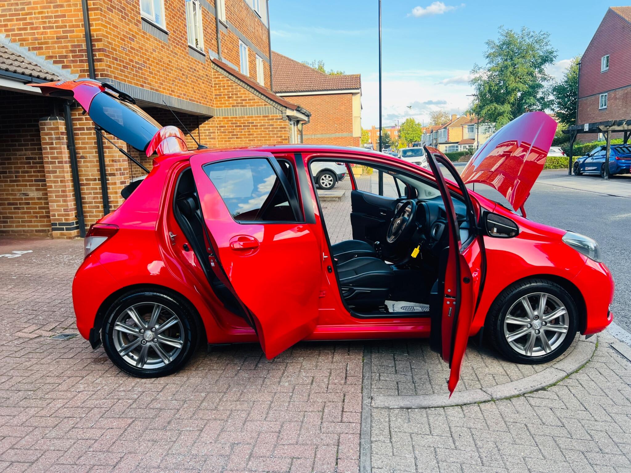 Toyota Yaris view 22