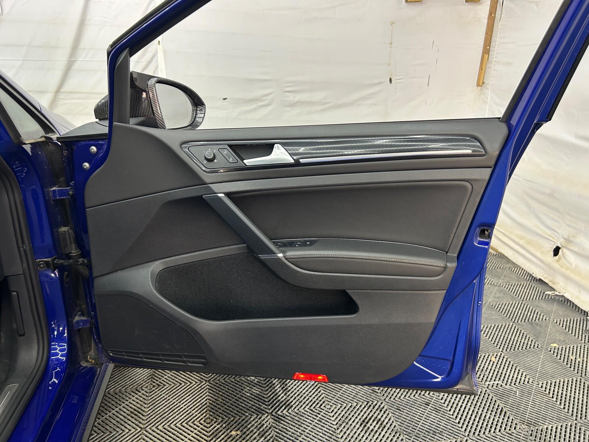 Volkswagen Golf view 26
