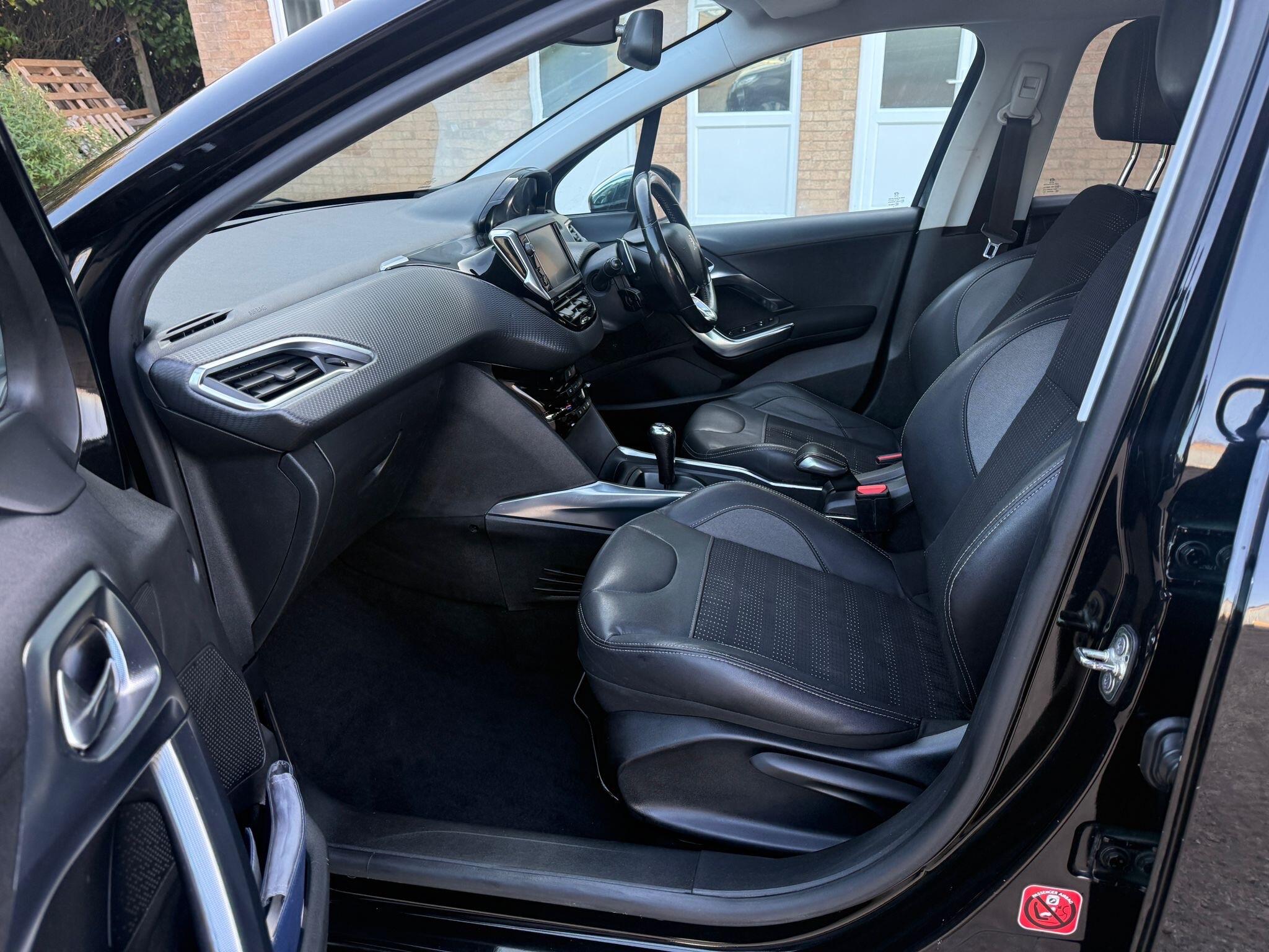 Peugeot 2008 view 13