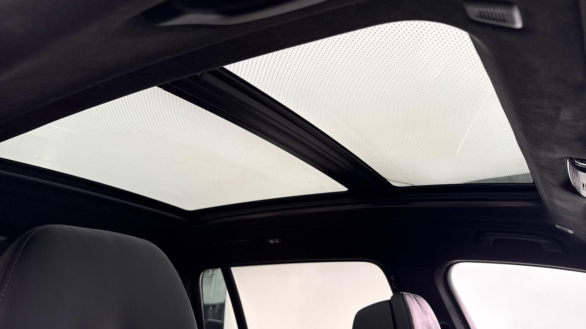 BMW X7 view 21