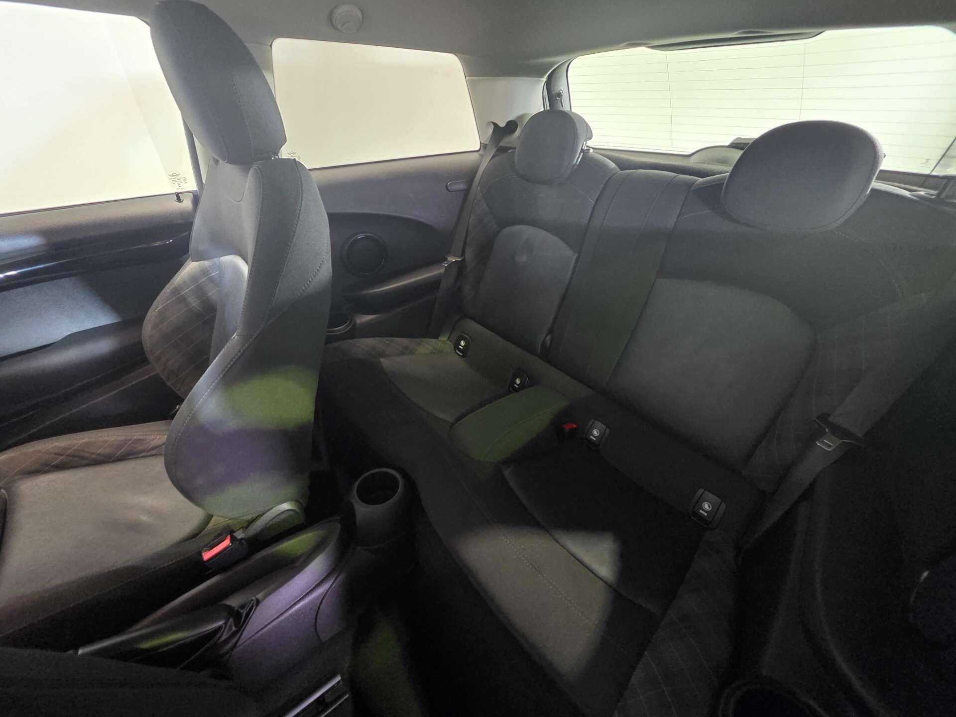Mini Hatch view 44