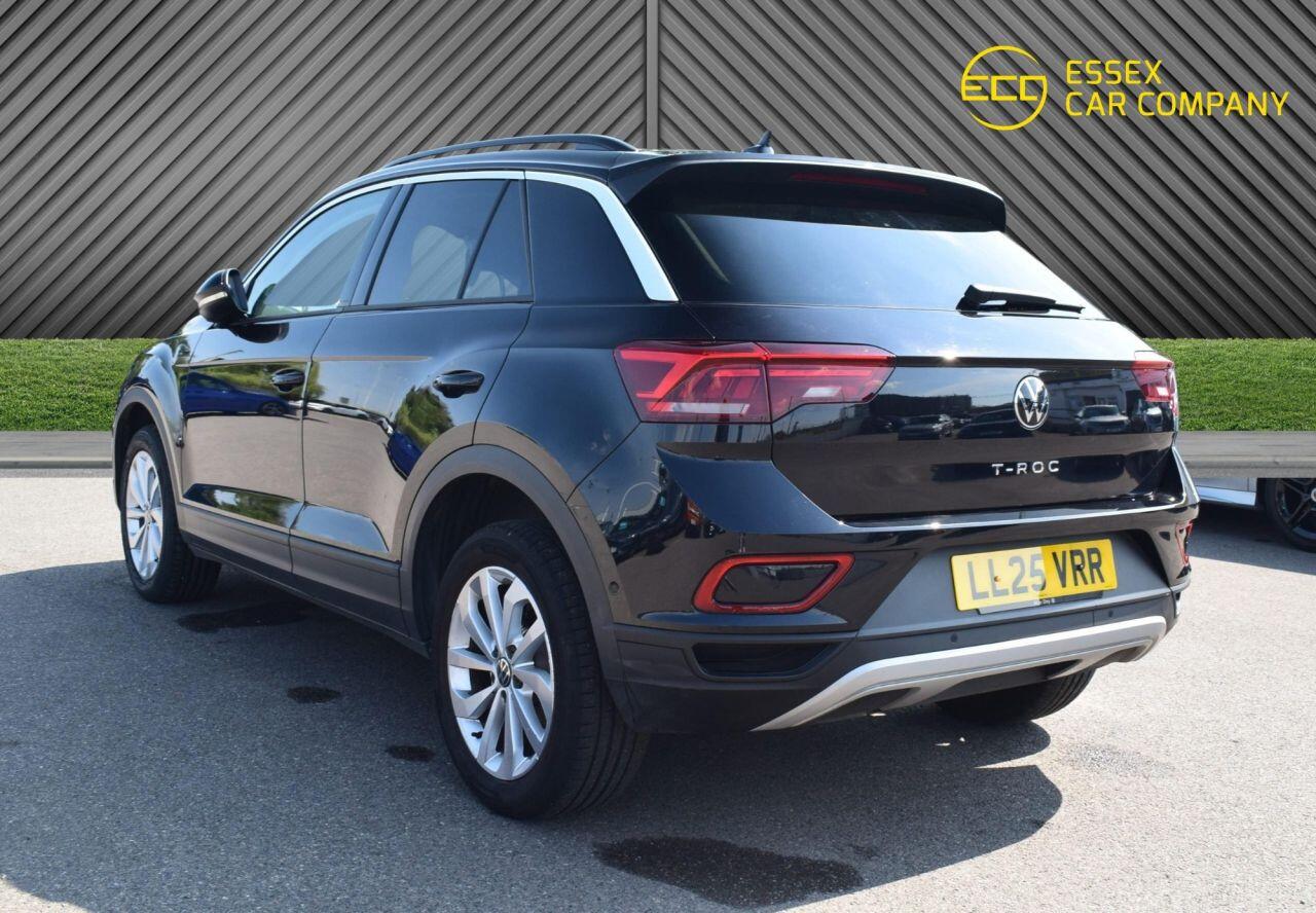 Volkswagen T-Roc view 12