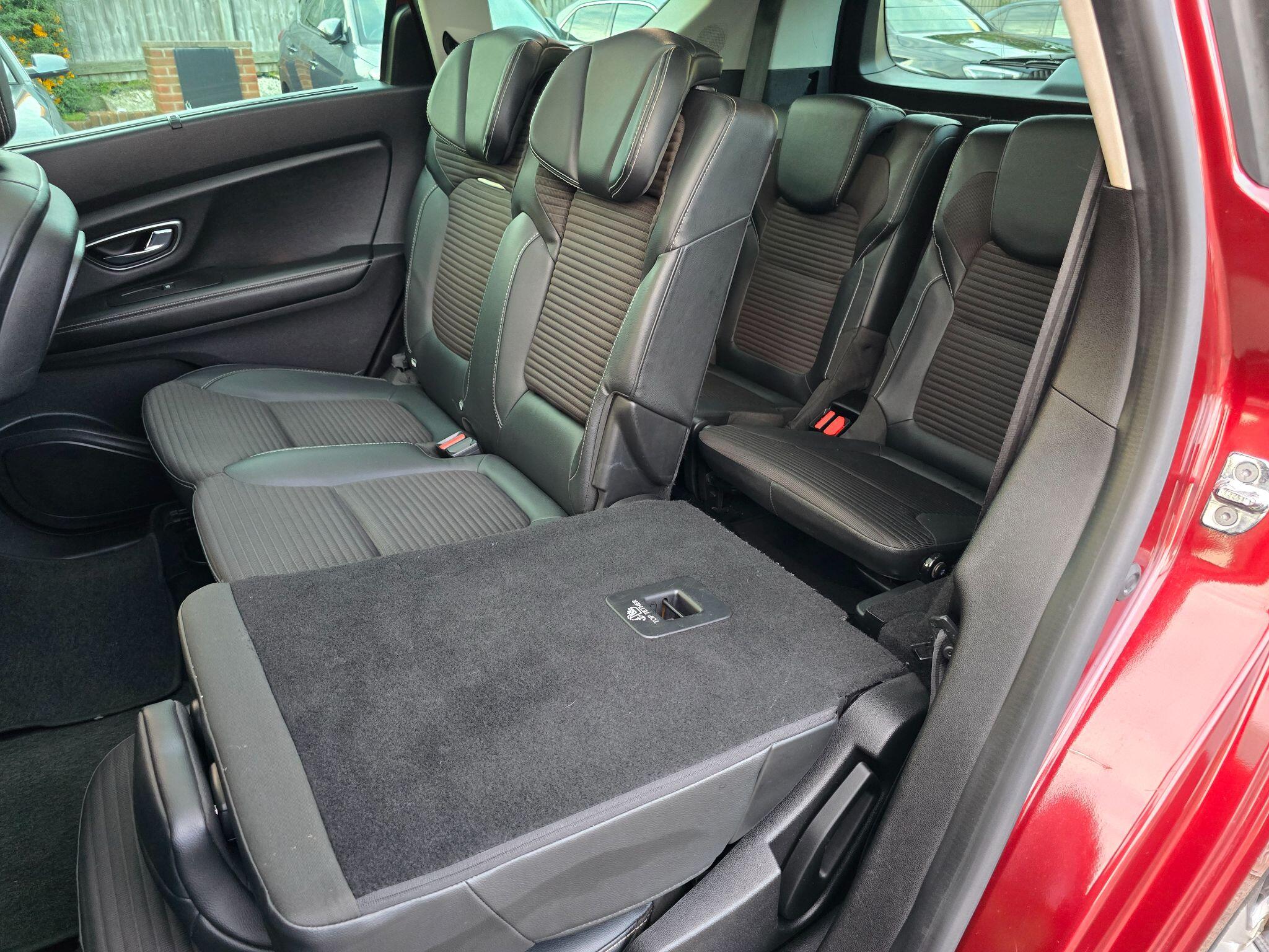 Renault Grand Scenic view 48