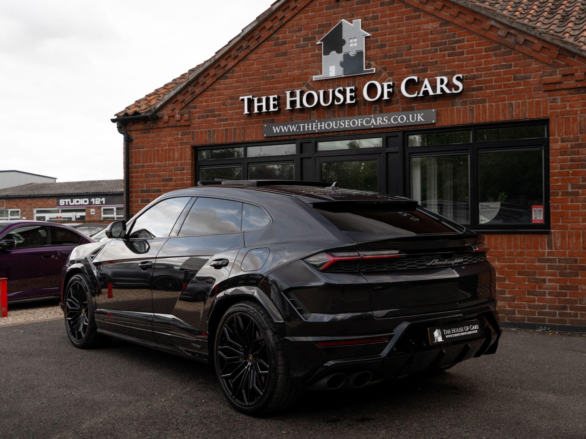 Lamborghini Urus view 10