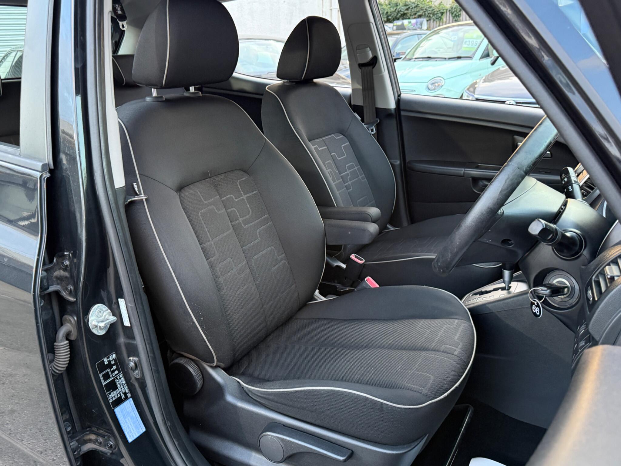 Kia Venga - Image 30