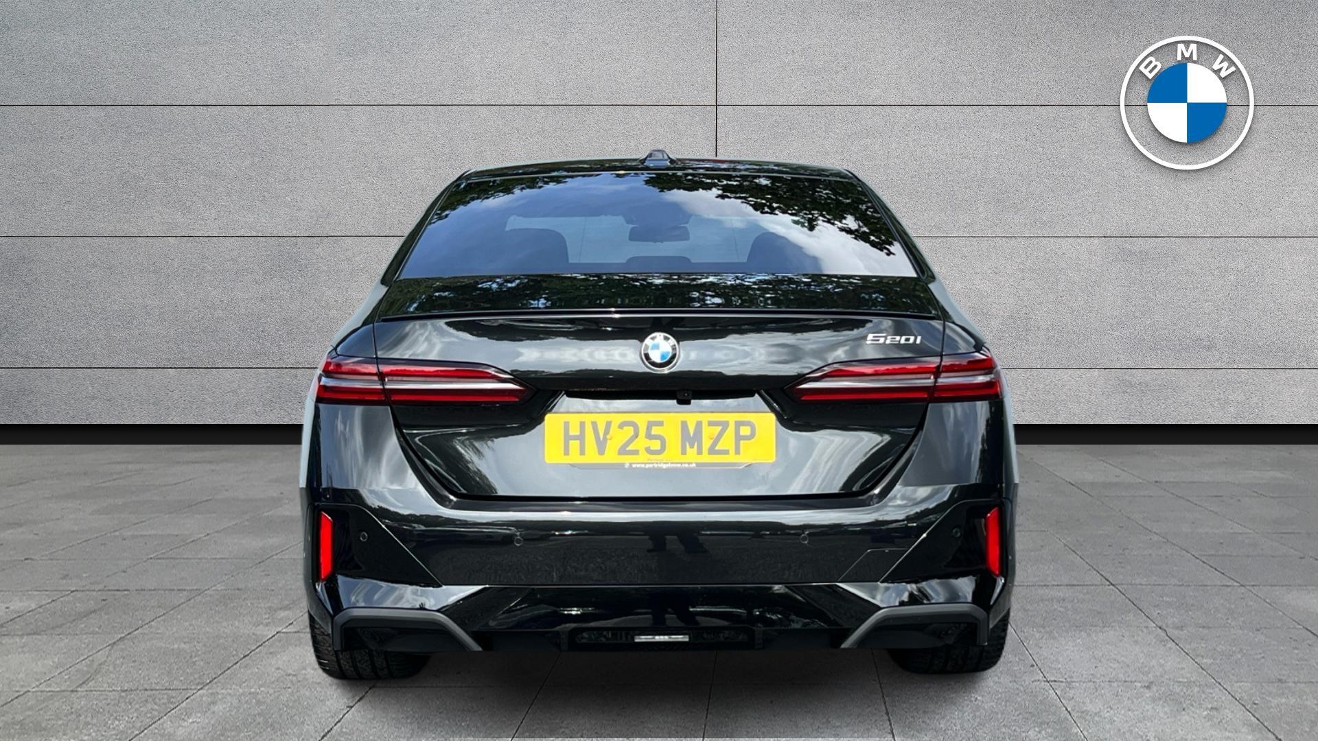 BMW 5 Series view 15
