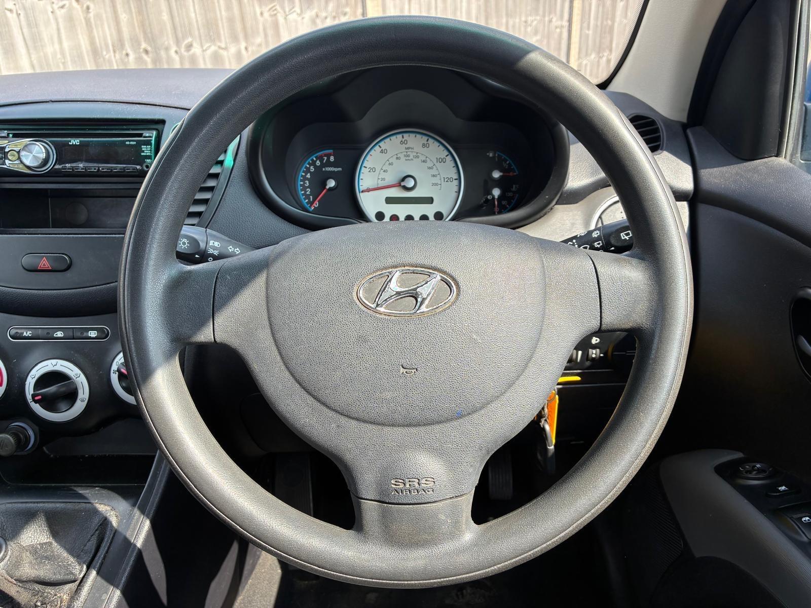 Hyundai i10 view 16