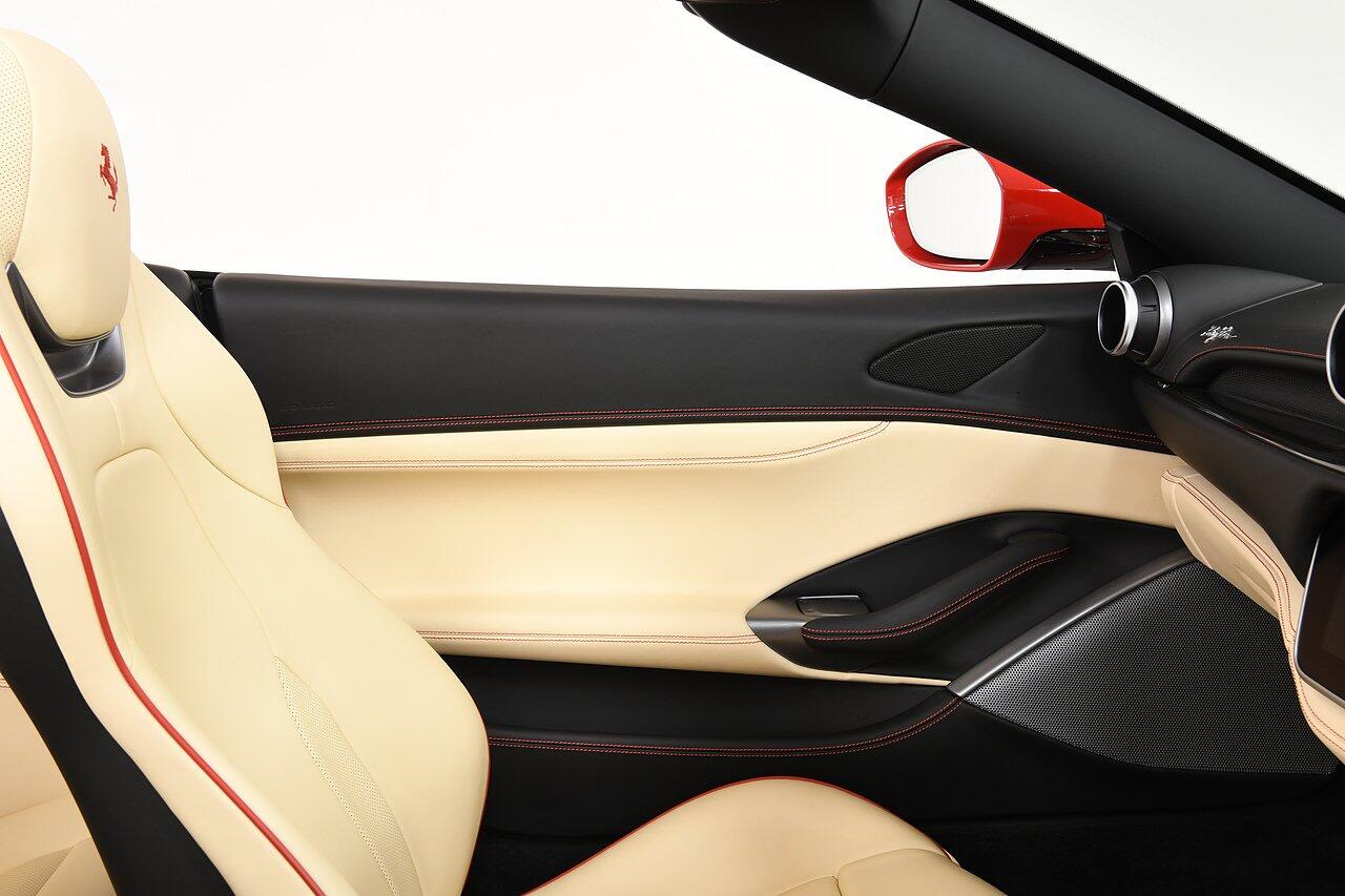 Ferrari Portofino view 13