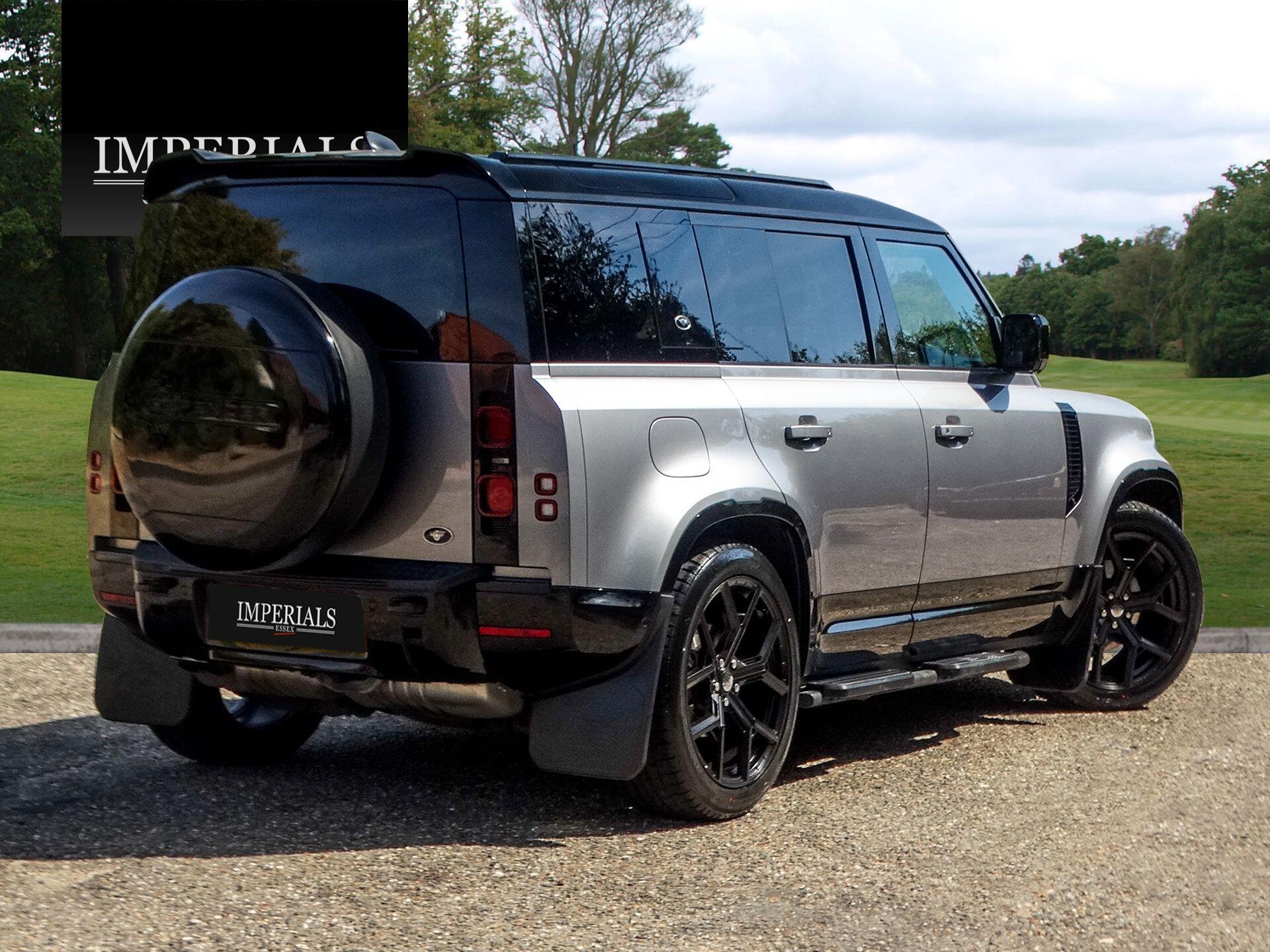 Land Rover Defender 110 view 4