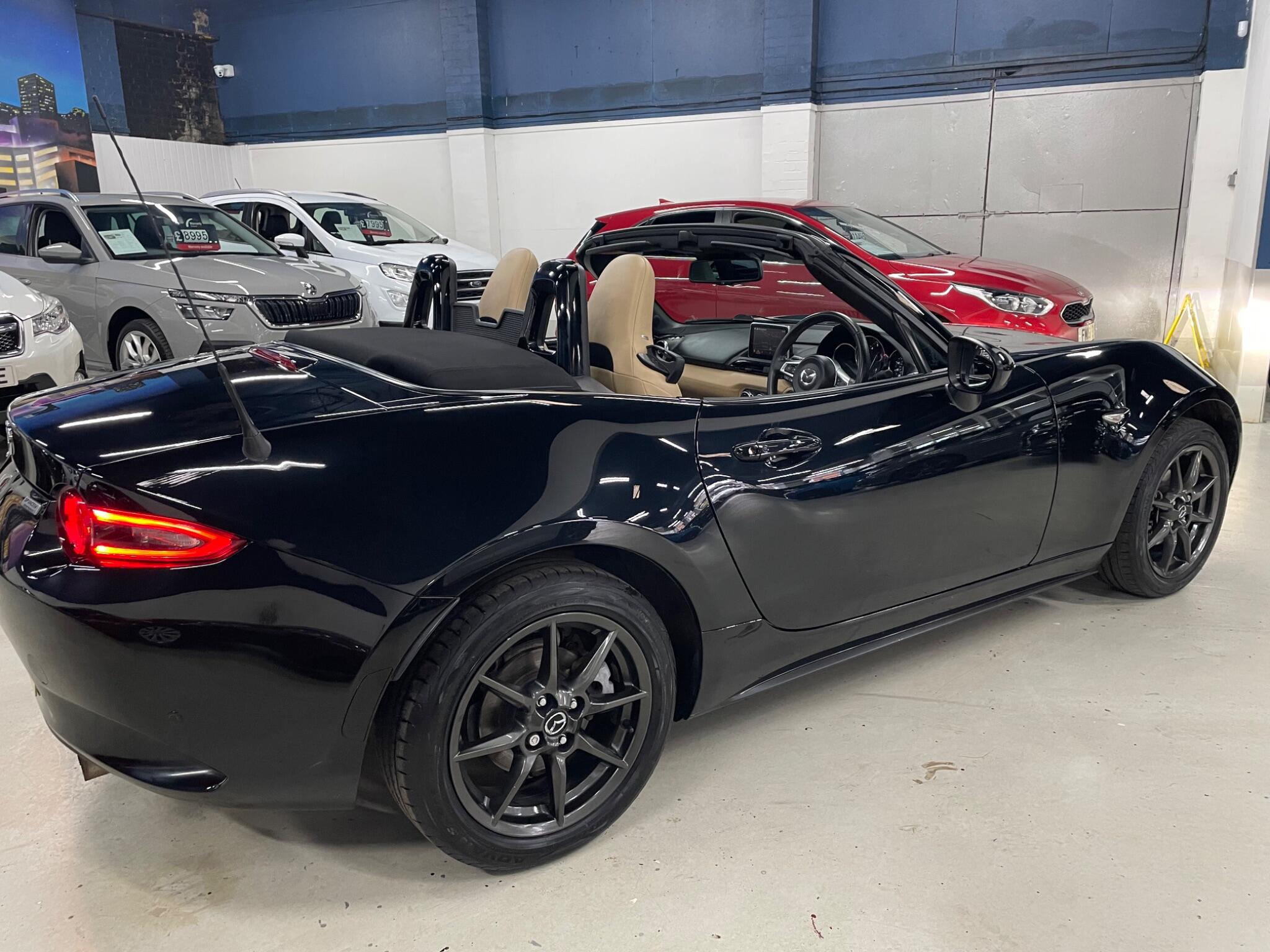 Mazda MX-5 view 5