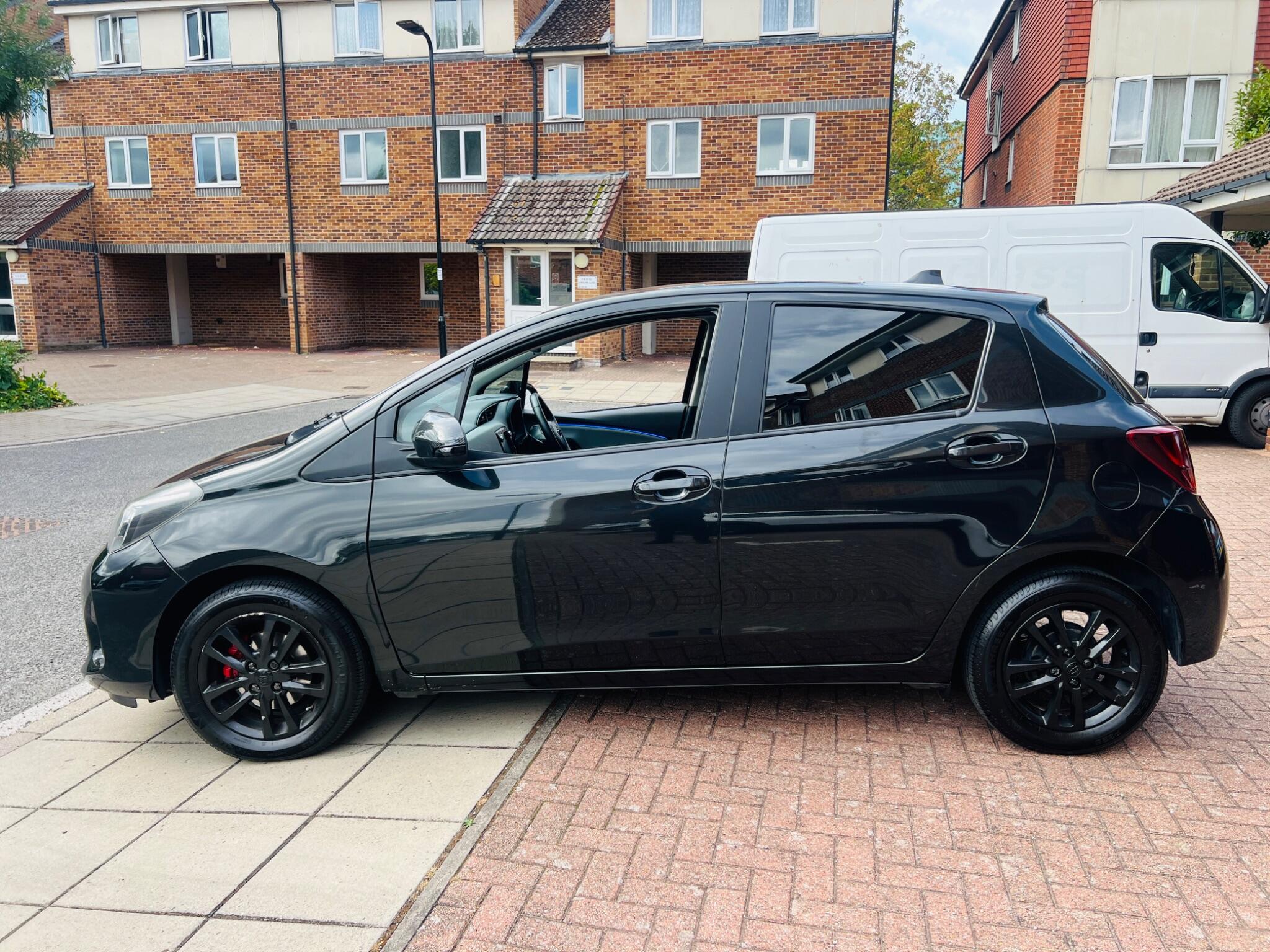Toyota Yaris view 18