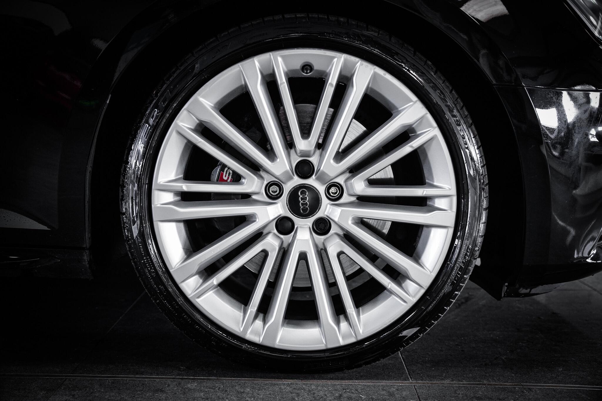 Audi S4 view 26