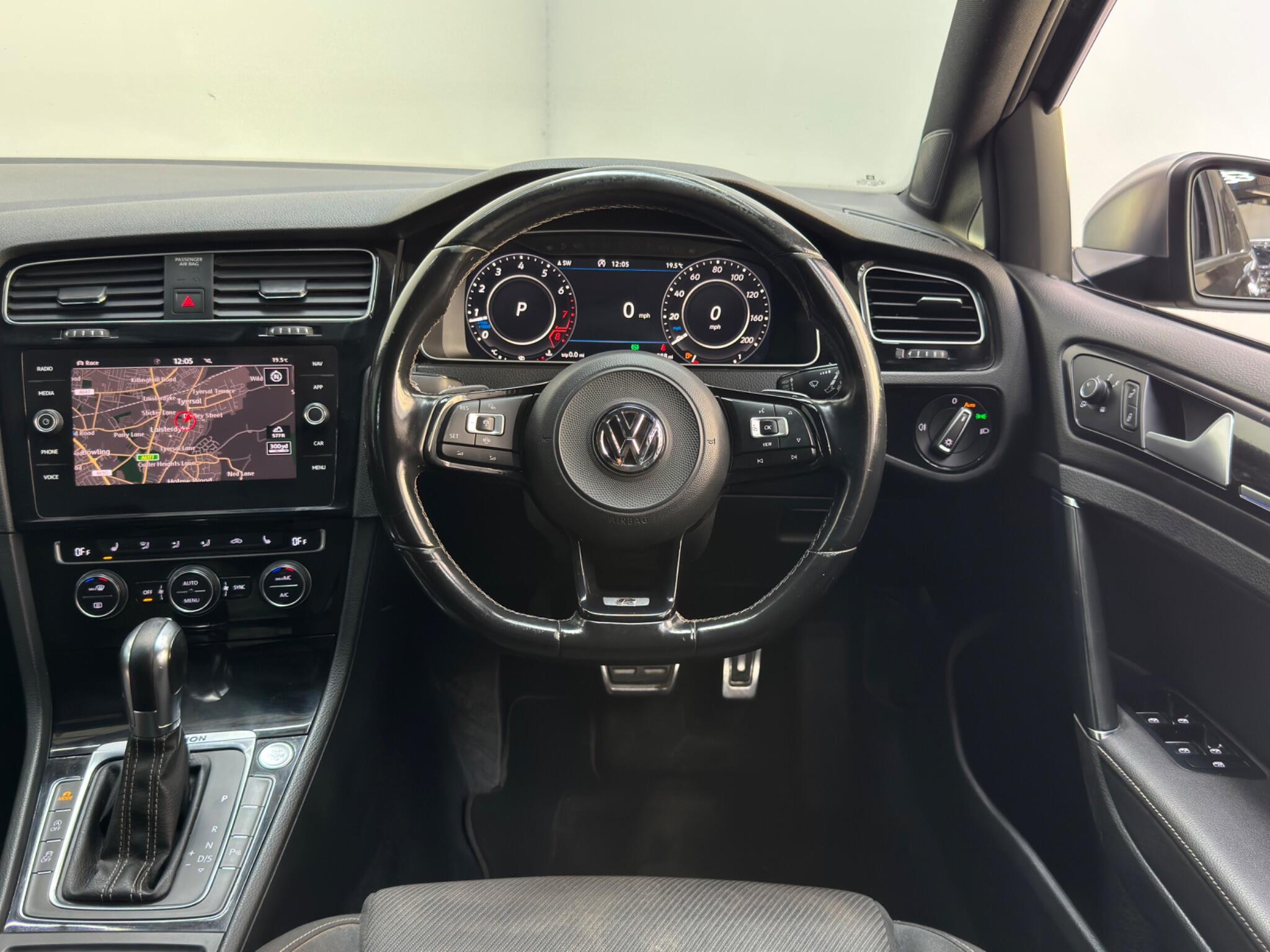 Volkswagen Golf view 5